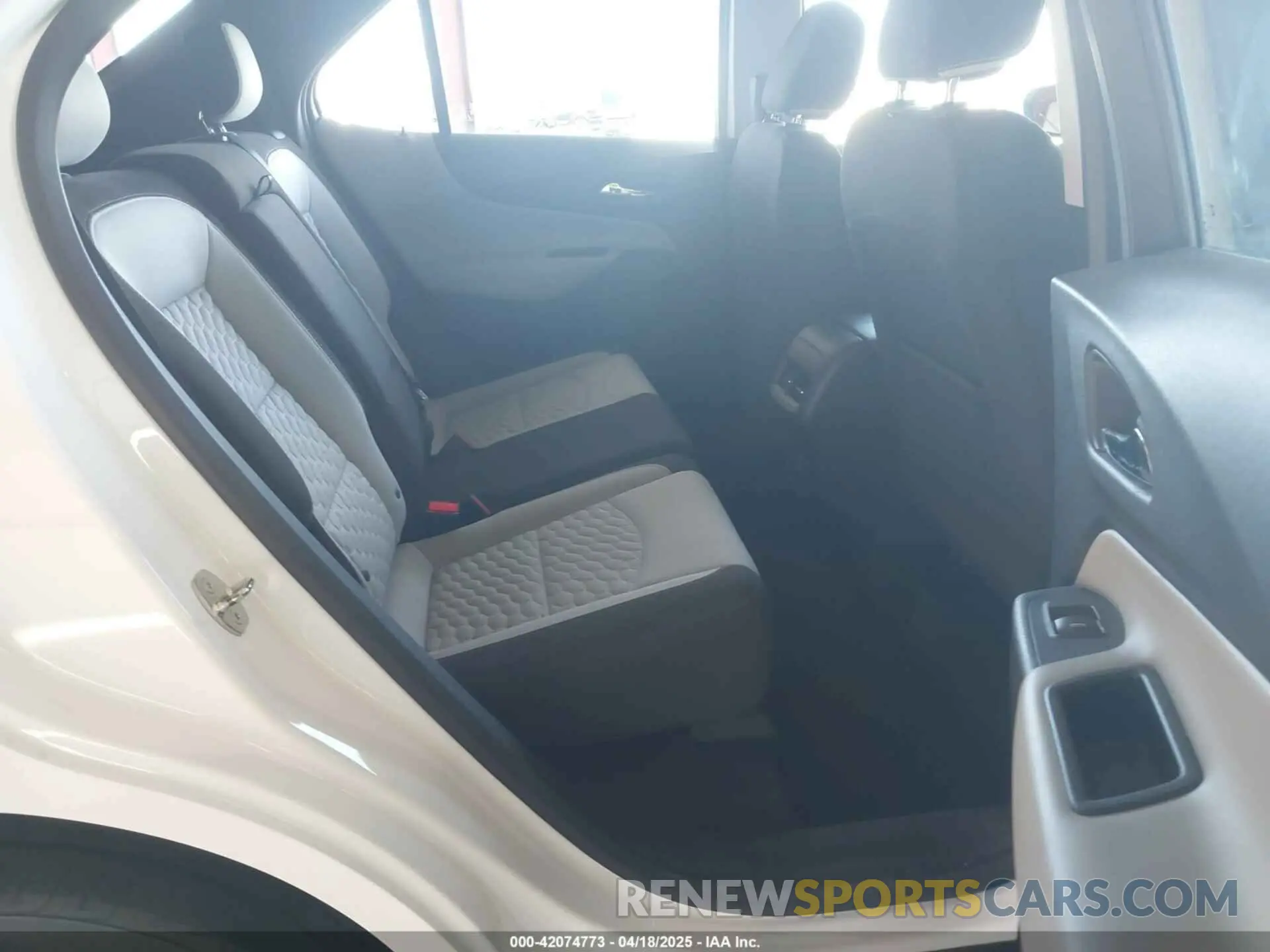 8 Photograph of a damaged car 3GNAXHEV0KL197509 CHEVROLET EQUINOX 2019