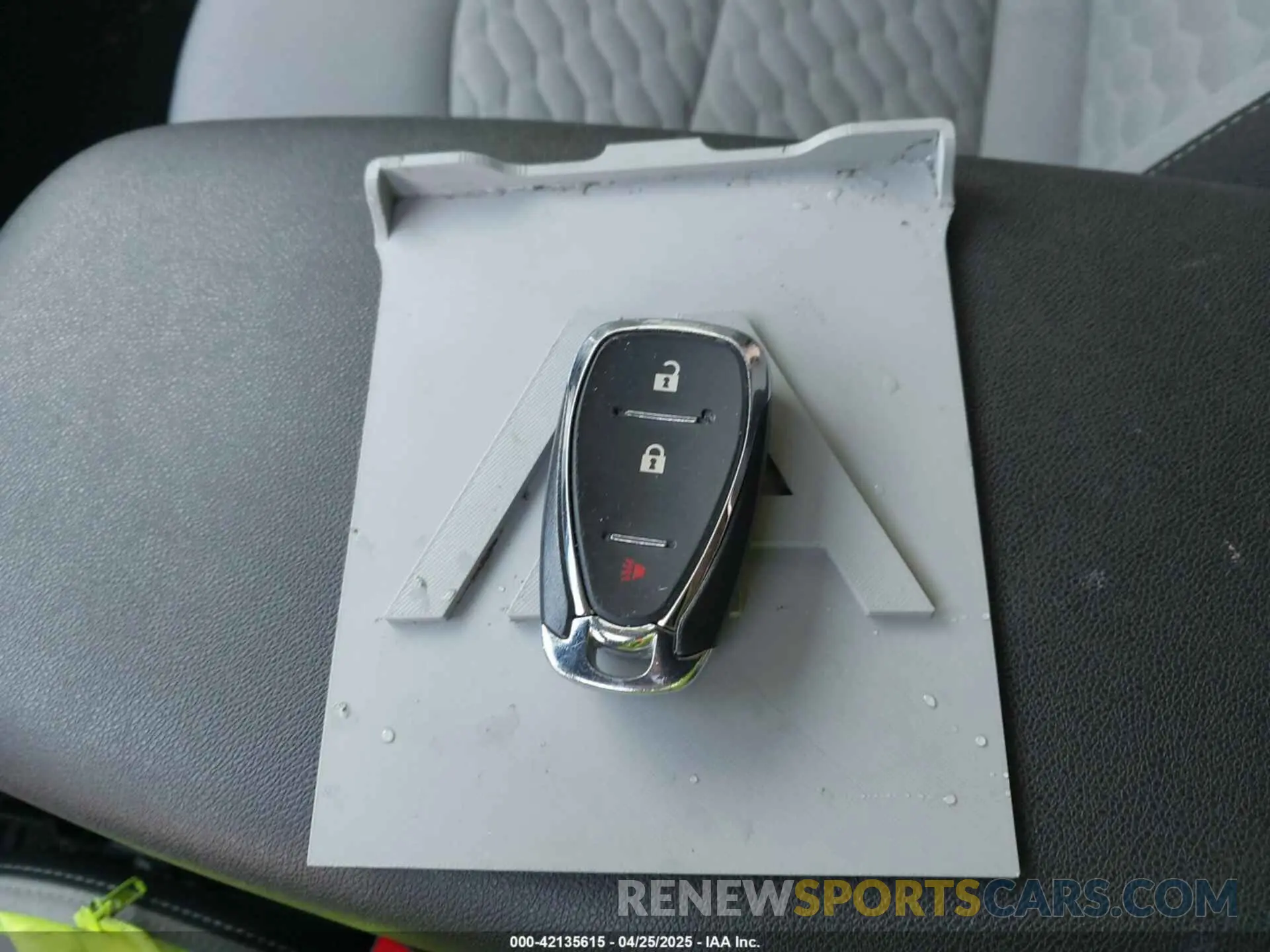 11 Photograph of a damaged car 3GNAXHEV0KS513304 CHEVROLET EQUINOX 2019