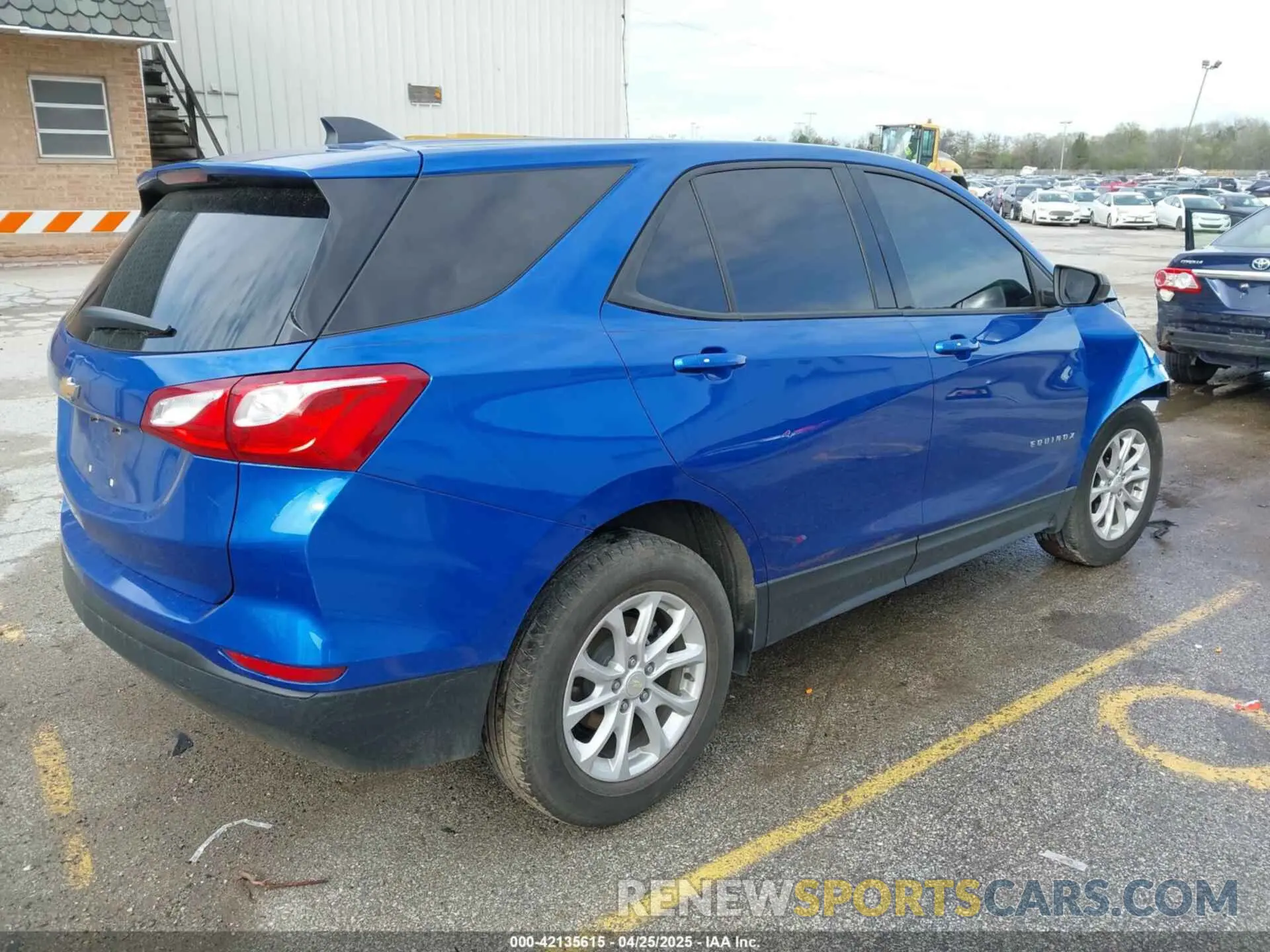 4 Photograph of a damaged car 3GNAXHEV0KS513304 CHEVROLET EQUINOX 2019
