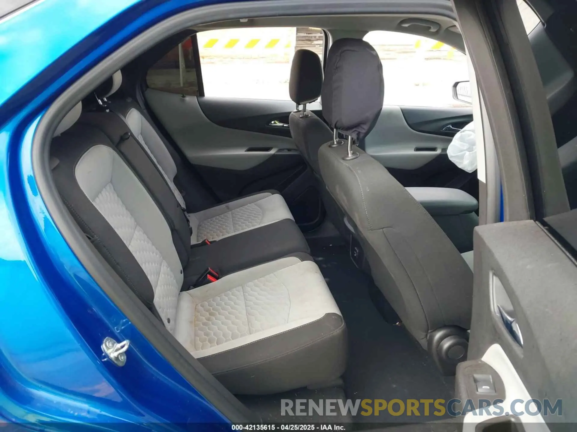 8 Photograph of a damaged car 3GNAXHEV0KS513304 CHEVROLET EQUINOX 2019