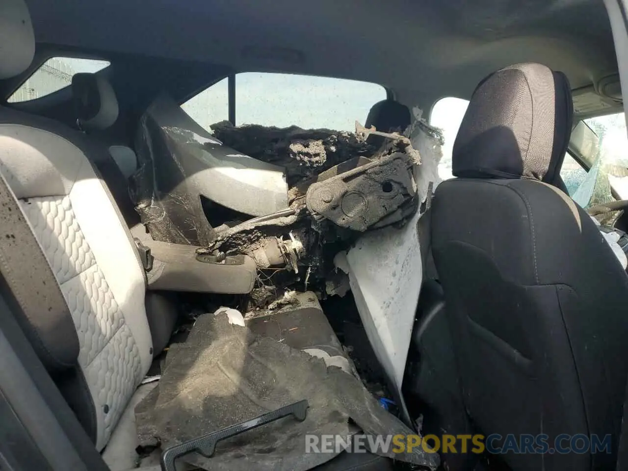11 Photograph of a damaged car 3GNAXHEV0KS592456 CHEVROLET EQUINOX 2019