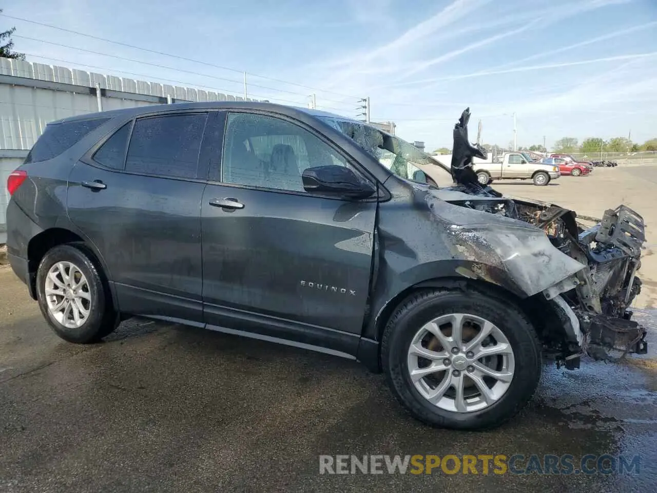 4 Photograph of a damaged car 3GNAXHEV0KS592456 CHEVROLET EQUINOX 2019