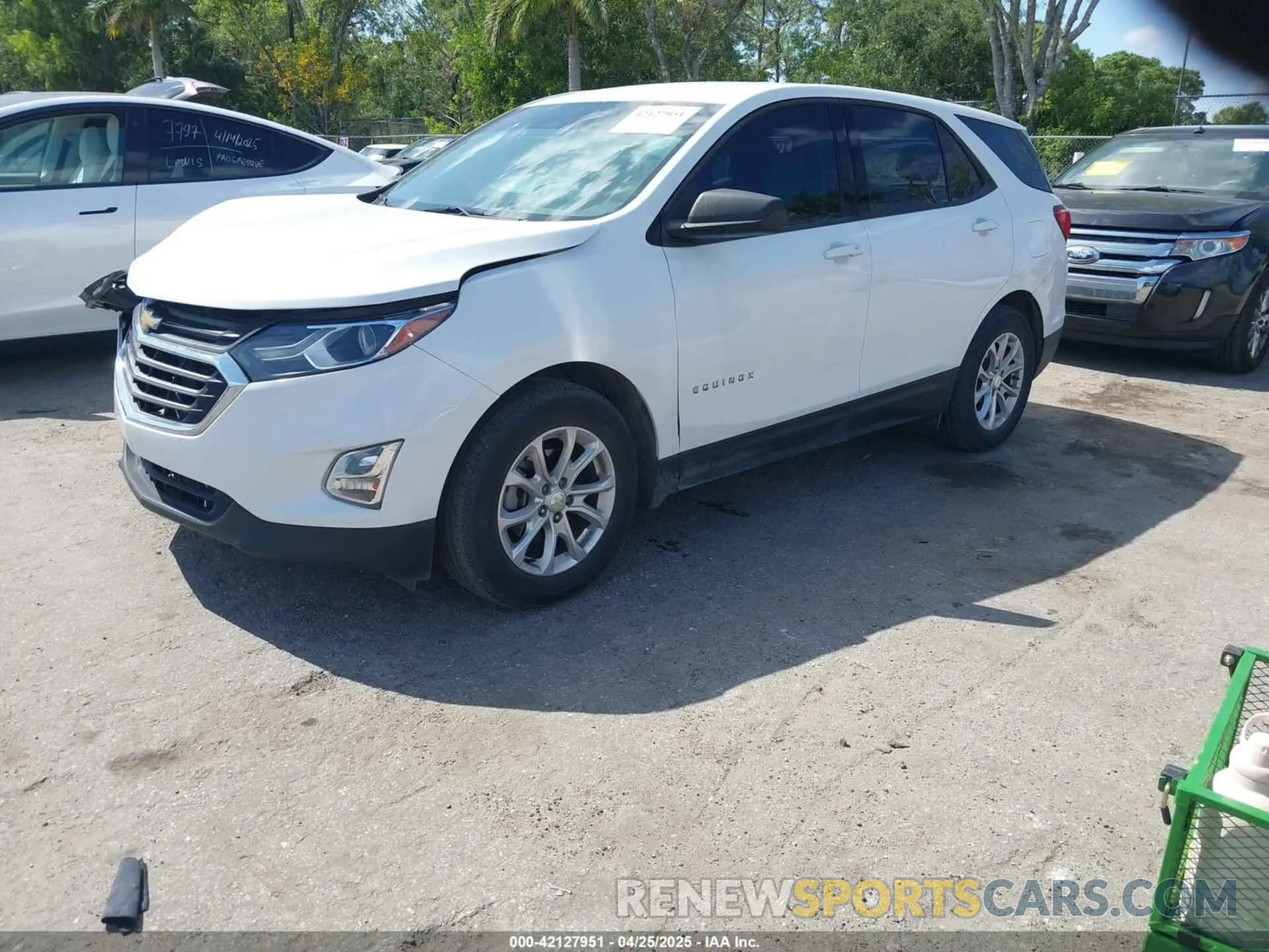 2 Photograph of a damaged car 3GNAXHEV1KS640143 CHEVROLET EQUINOX 2019
