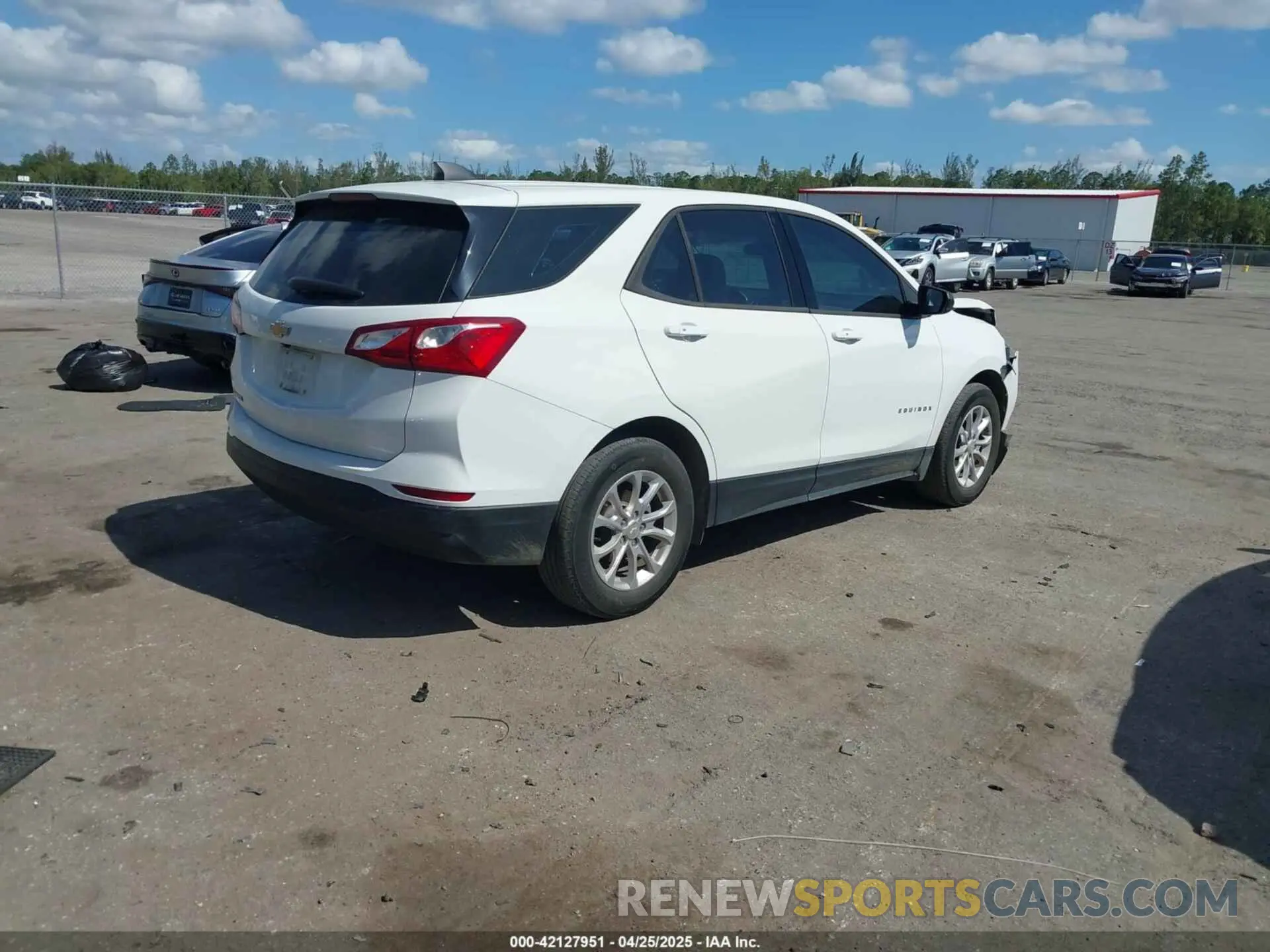 4 Photograph of a damaged car 3GNAXHEV1KS640143 CHEVROLET EQUINOX 2019
