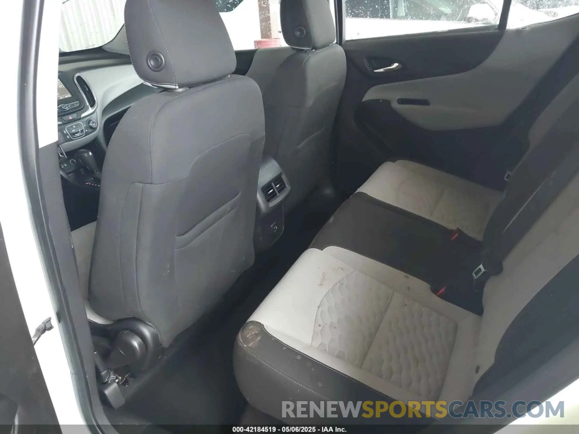 8 Photograph of a damaged car 3GNAXHEV1KS659548 CHEVROLET EQUINOX 2019
