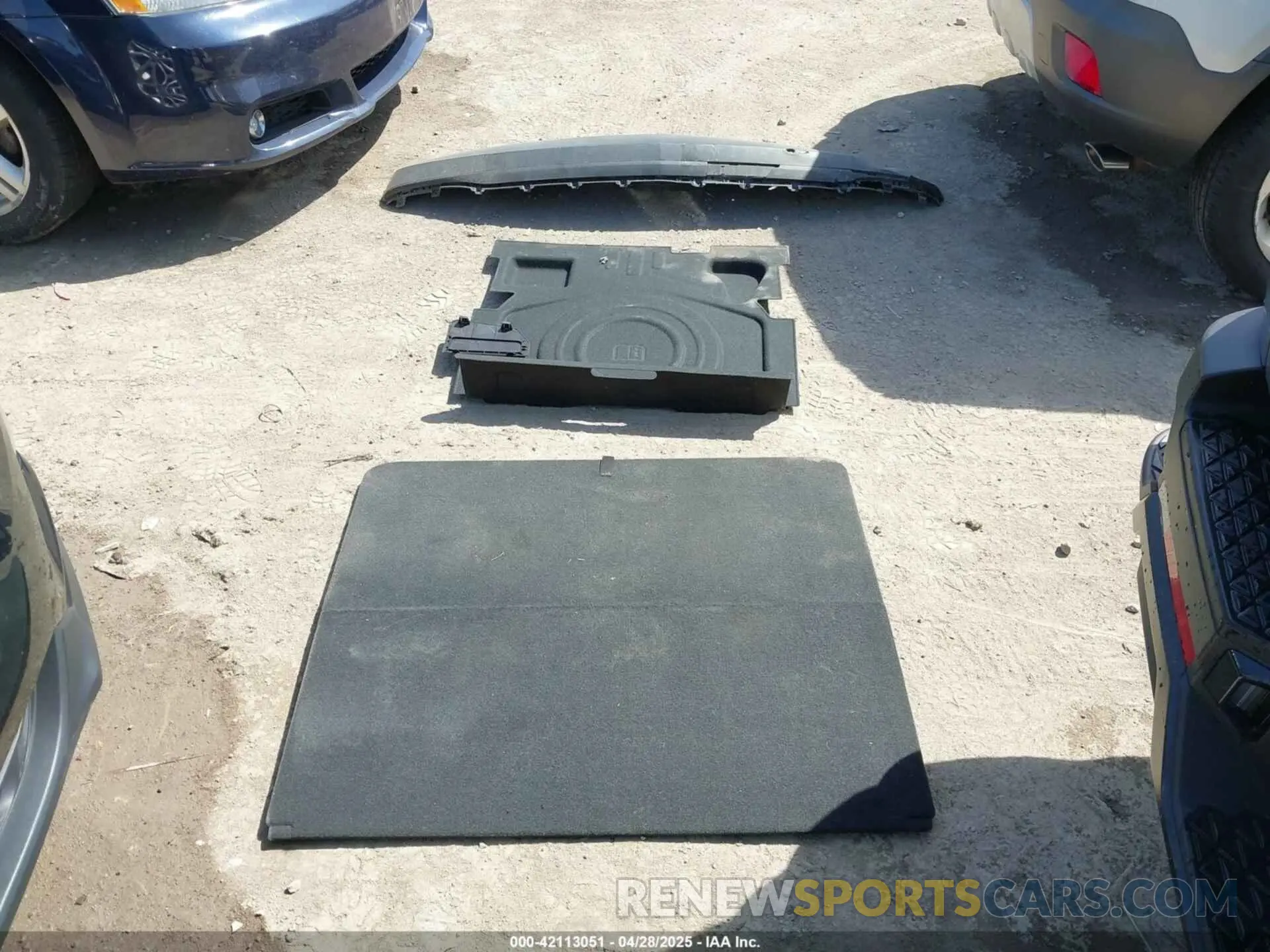 12 Photograph of a damaged car 3GNAXHEV2KL134556 CHEVROLET EQUINOX 2019