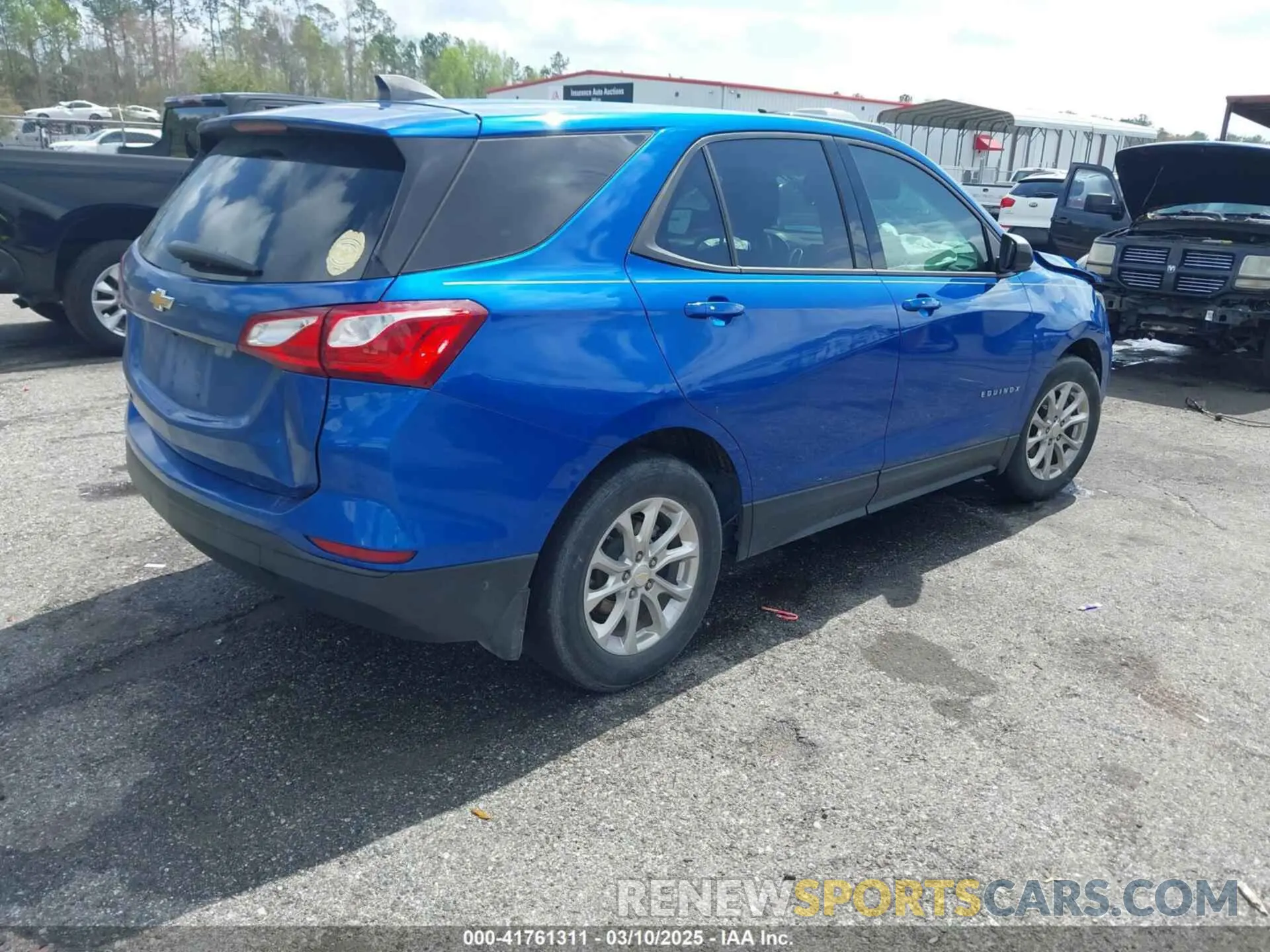 4 Photograph of a damaged car 3GNAXHEV2KS521825 CHEVROLET EQUINOX 2019