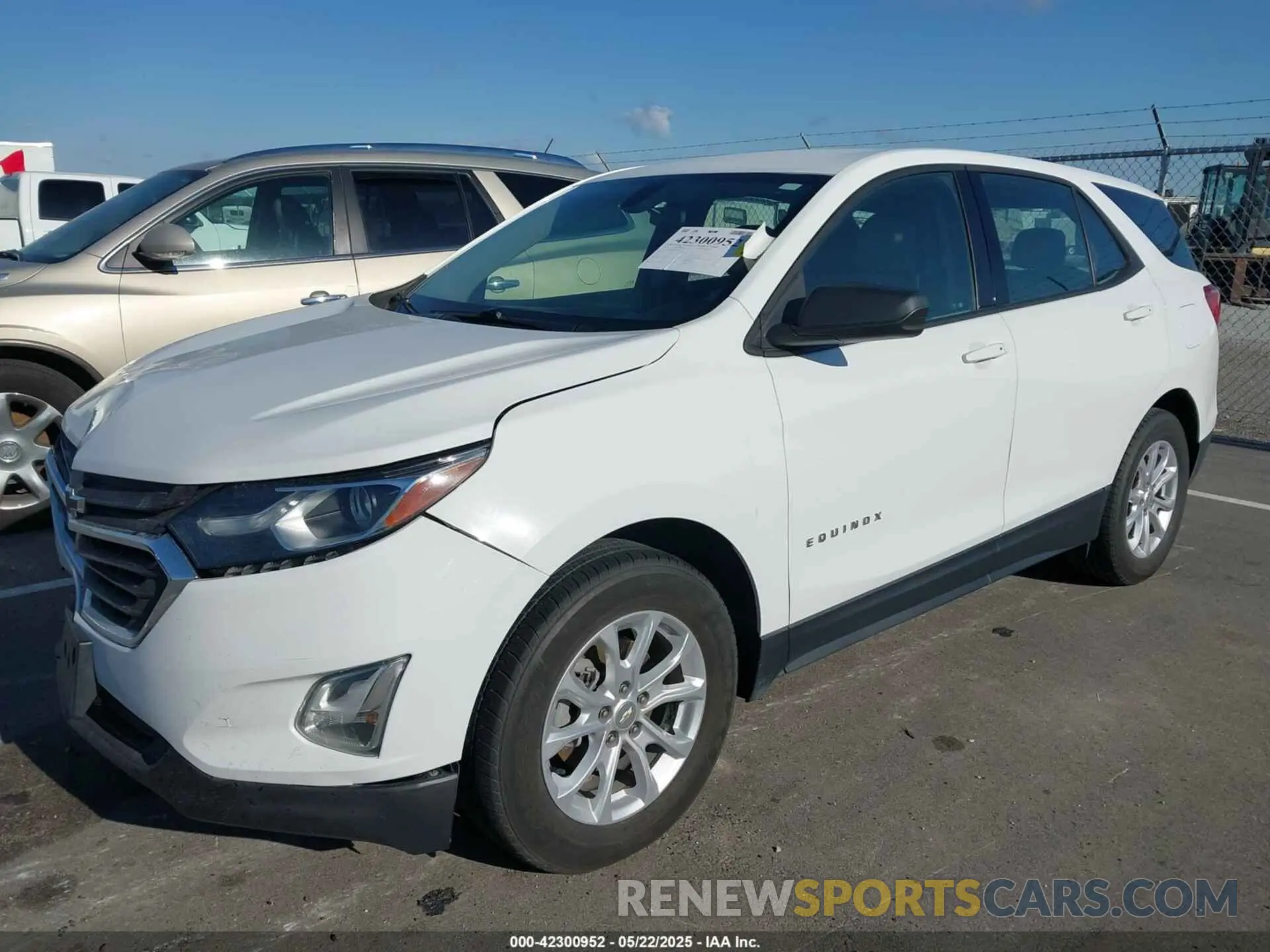 2 Photograph of a damaged car 3GNAXHEV2KS562553 CHEVROLET EQUINOX 2019