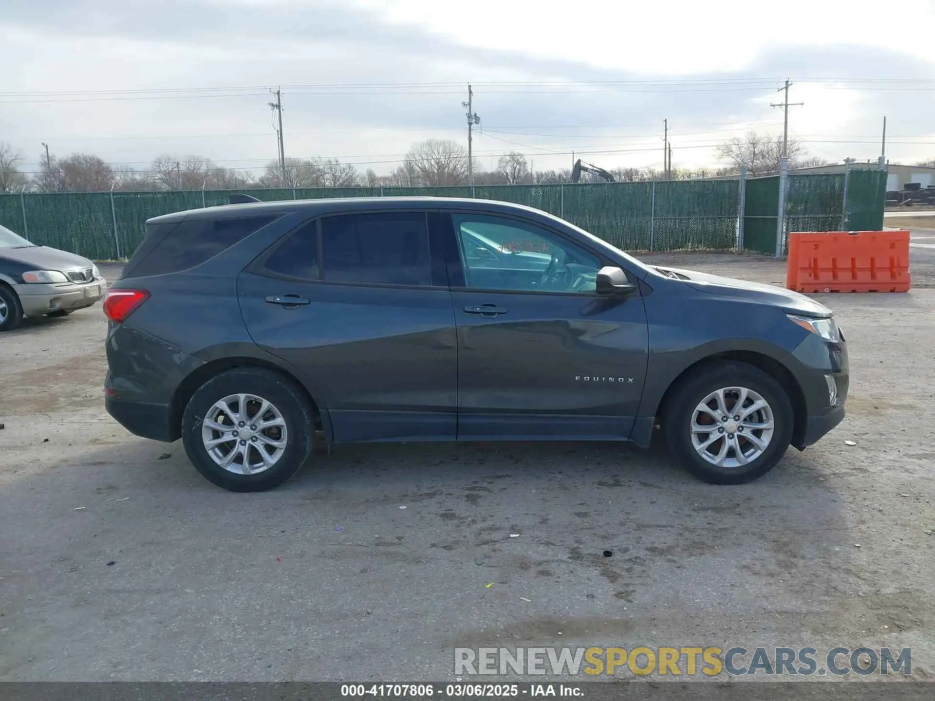 14 Photograph of a damaged car 3GNAXHEV2KS564335 CHEVROLET EQUINOX 2019