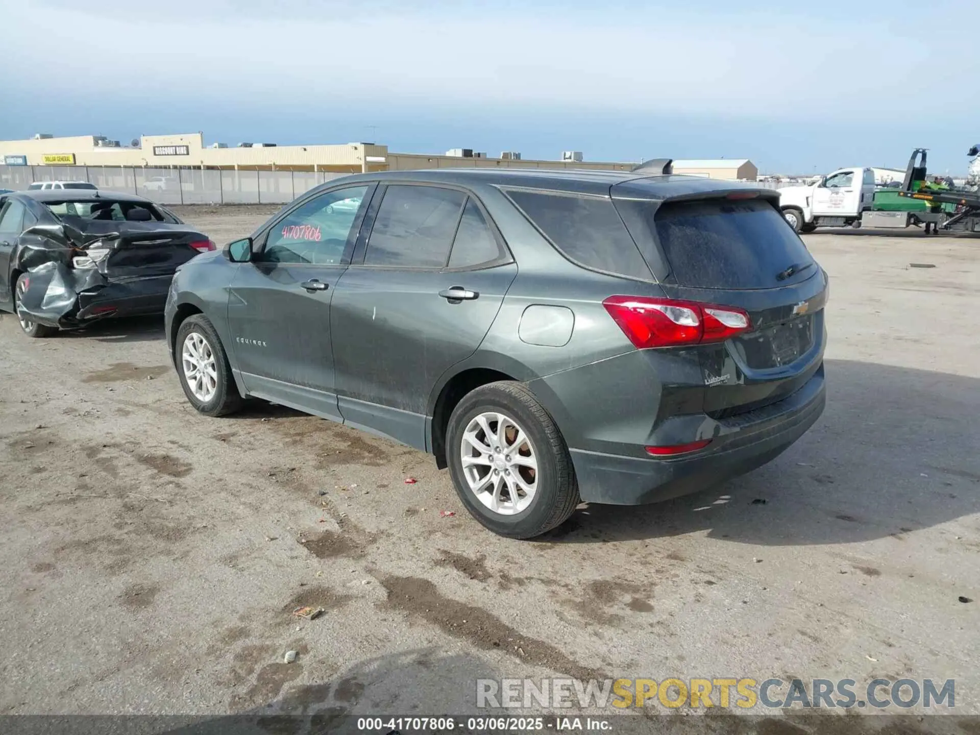 3 Photograph of a damaged car 3GNAXHEV2KS564335 CHEVROLET EQUINOX 2019