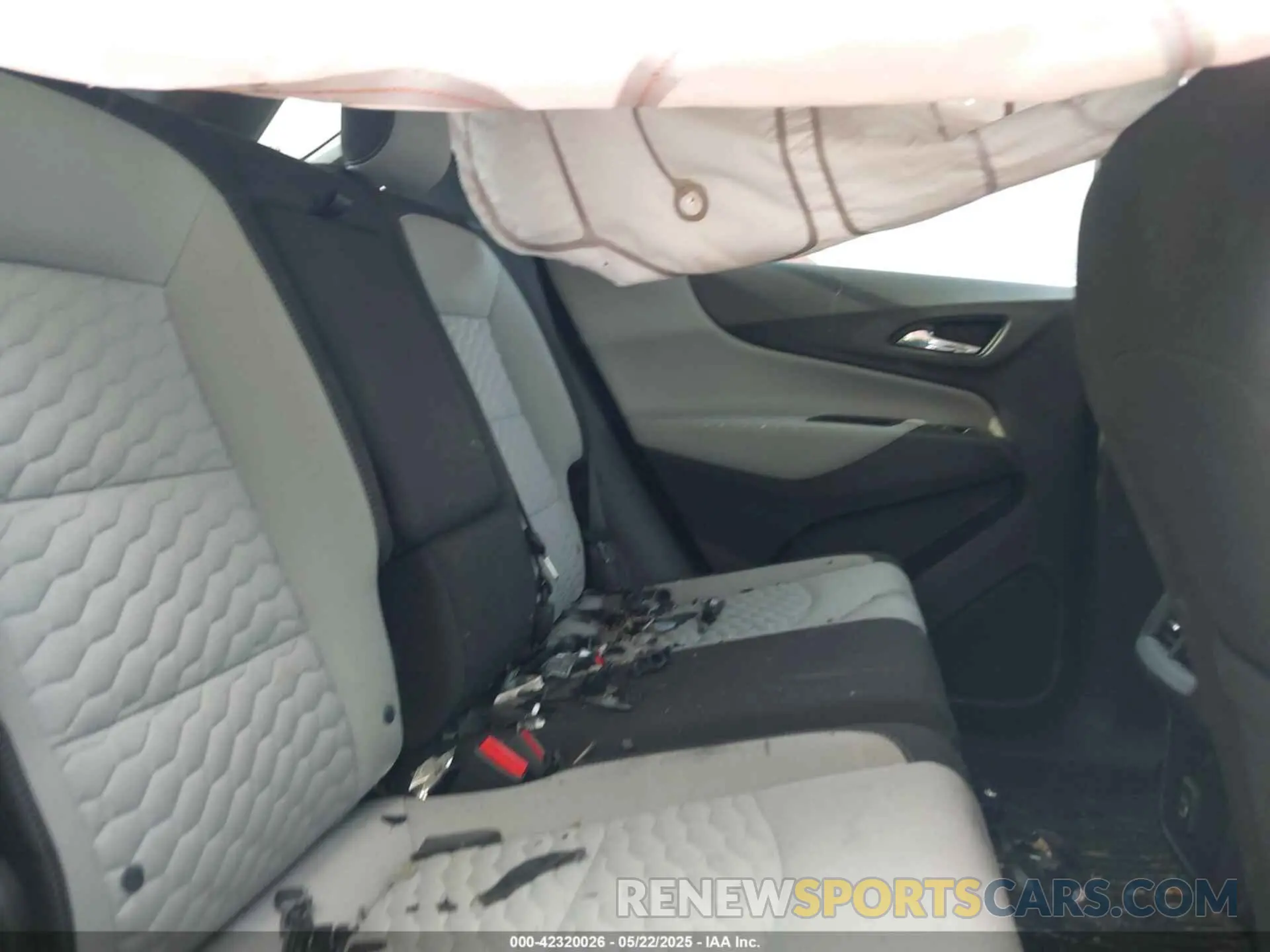 8 Photograph of a damaged car 3GNAXHEV2KS678450 CHEVROLET EQUINOX 2019