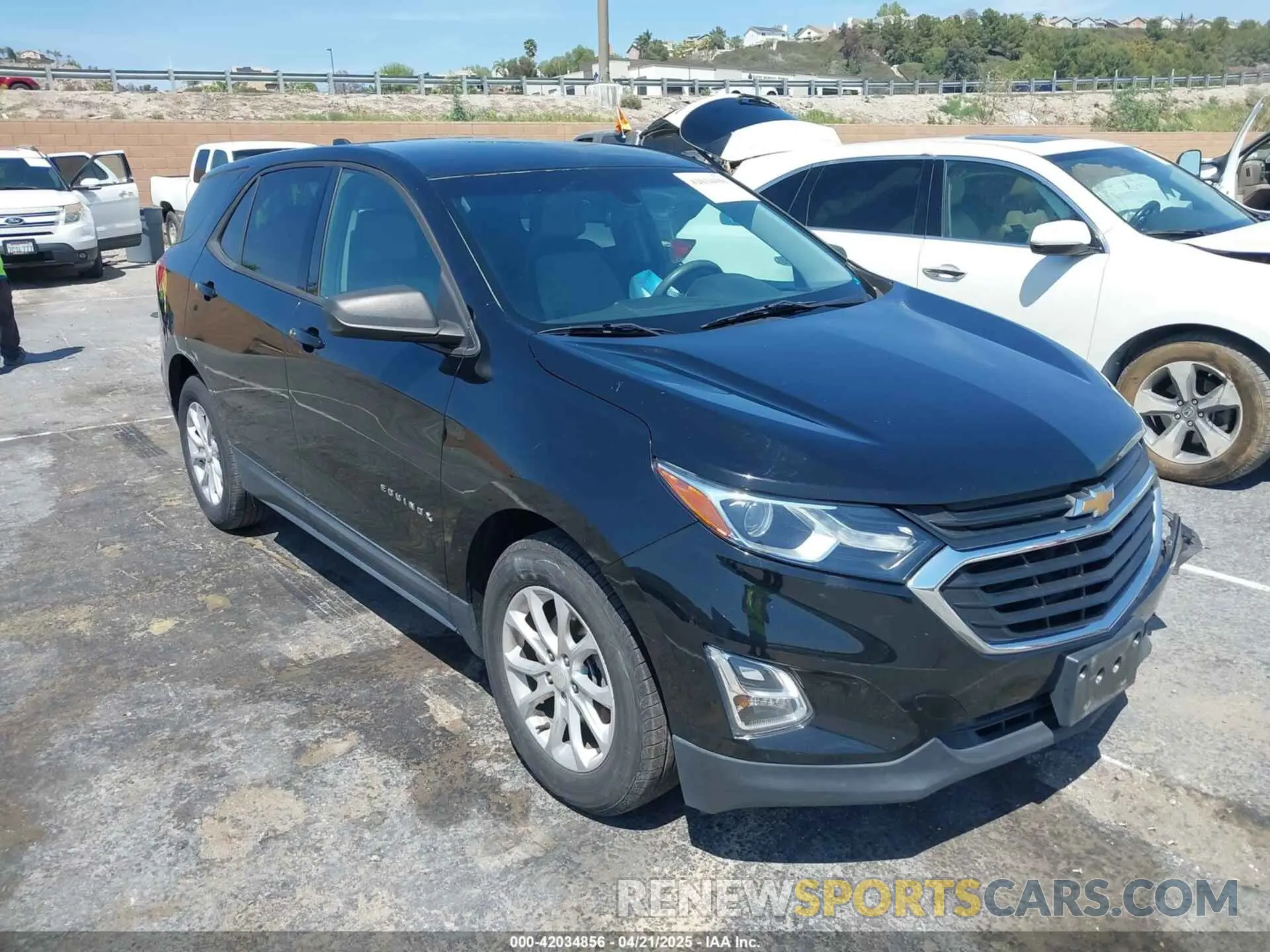 1 Photograph of a damaged car 3GNAXHEV3KL188366 CHEVROLET EQUINOX 2019