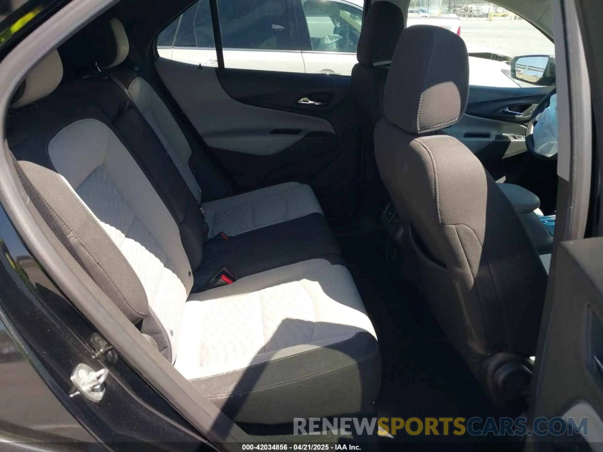 8 Photograph of a damaged car 3GNAXHEV3KL188366 CHEVROLET EQUINOX 2019