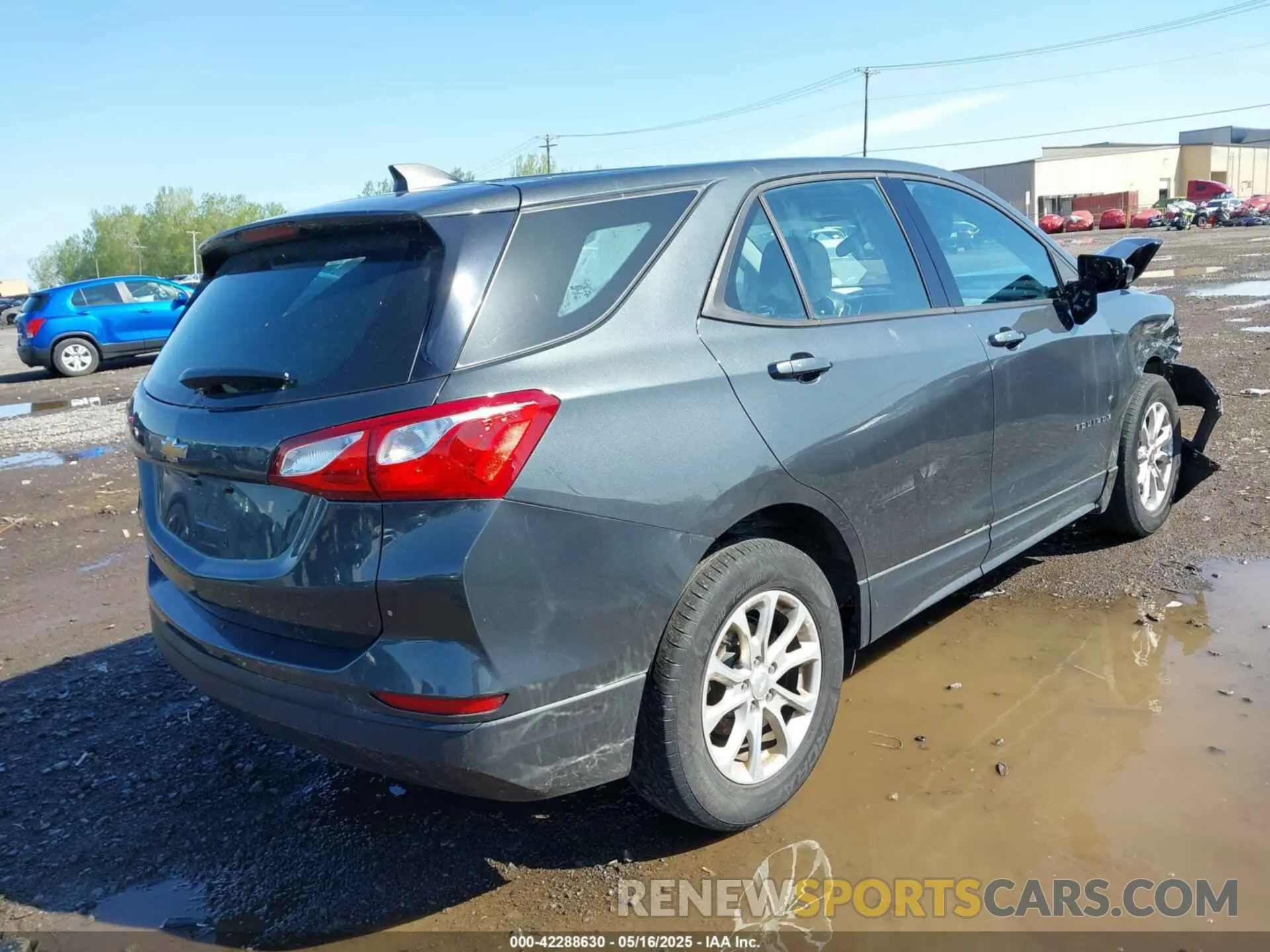 4 Photograph of a damaged car 3GNAXHEV3KS522854 CHEVROLET EQUINOX 2019