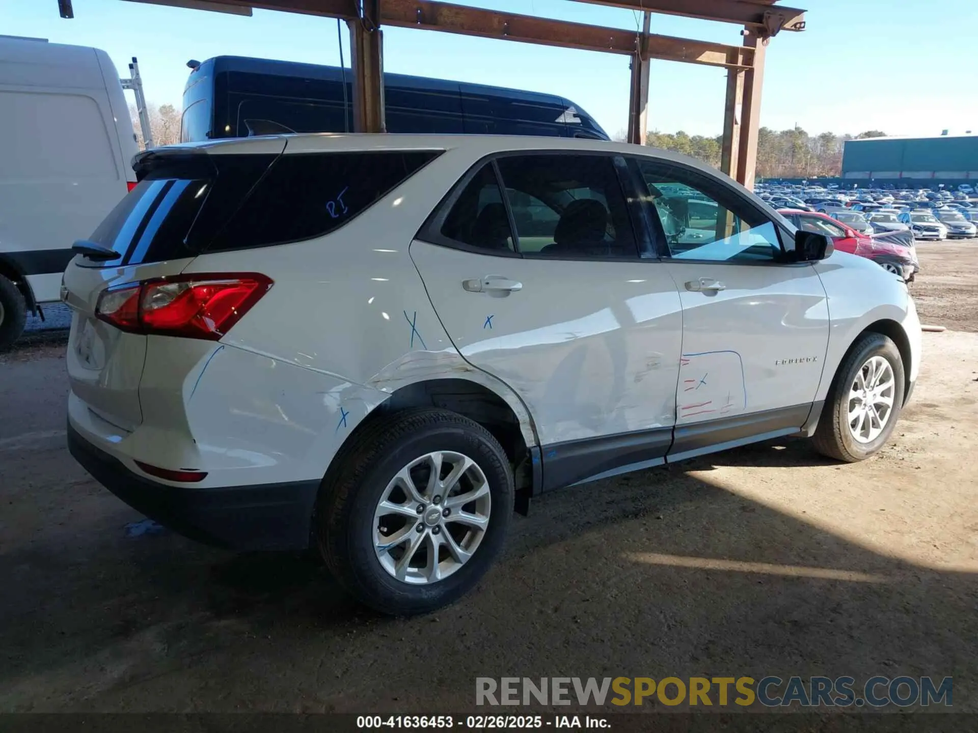 4 Photograph of a damaged car 3GNAXHEV3KS564909 CHEVROLET EQUINOX 2019