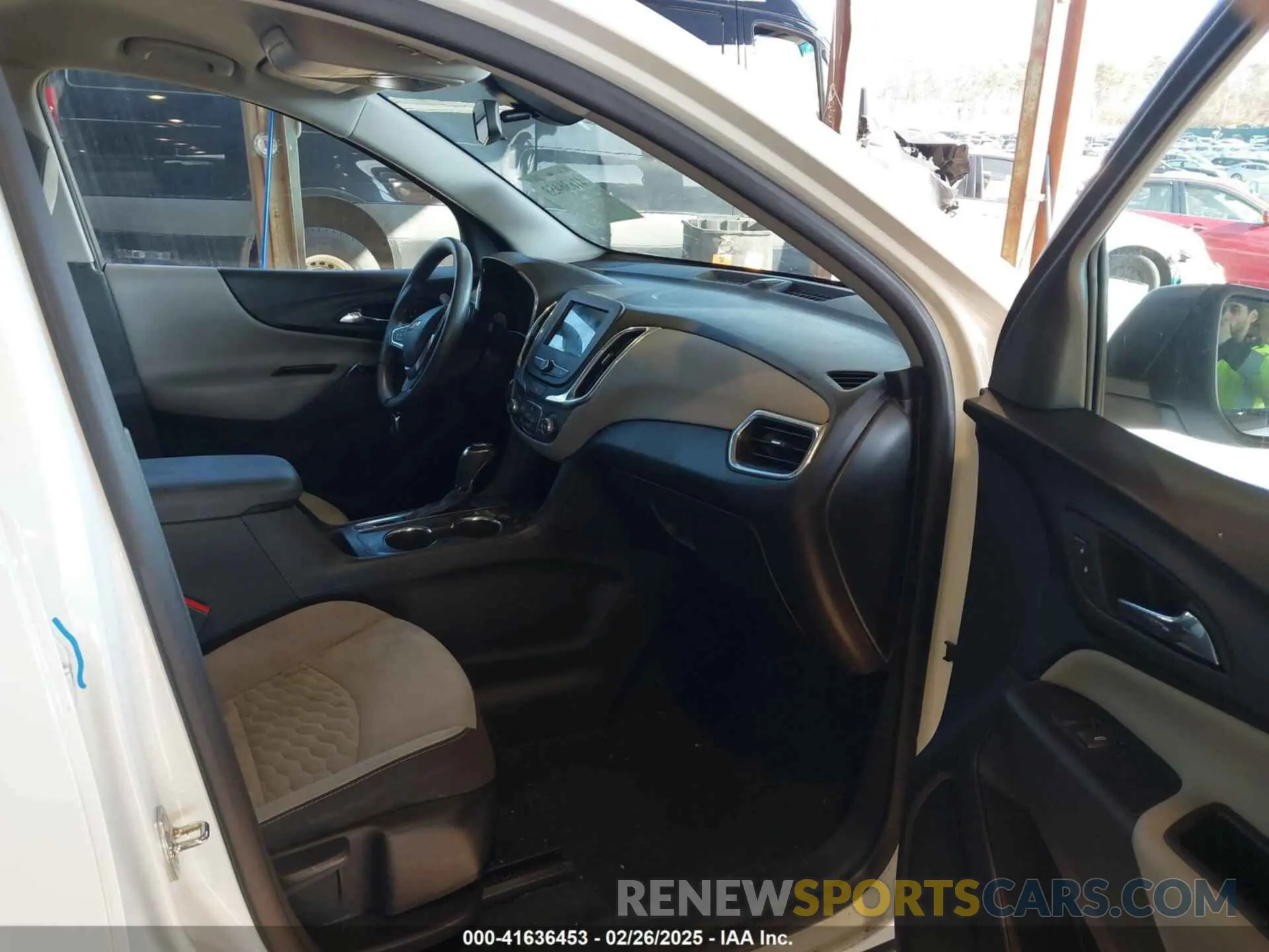 5 Photograph of a damaged car 3GNAXHEV3KS564909 CHEVROLET EQUINOX 2019
