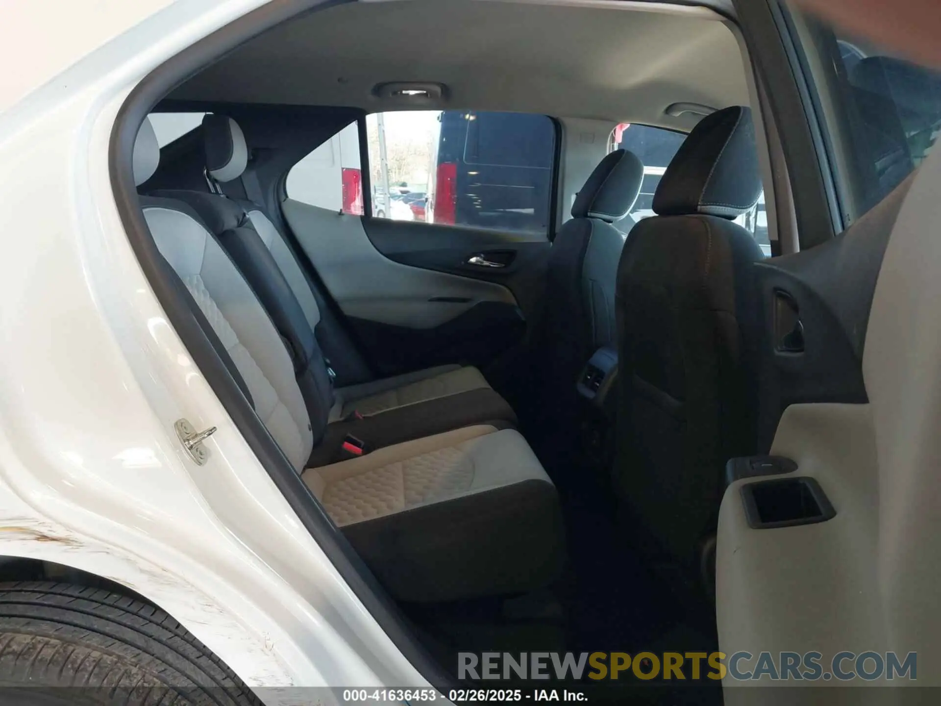 8 Photograph of a damaged car 3GNAXHEV3KS564909 CHEVROLET EQUINOX 2019