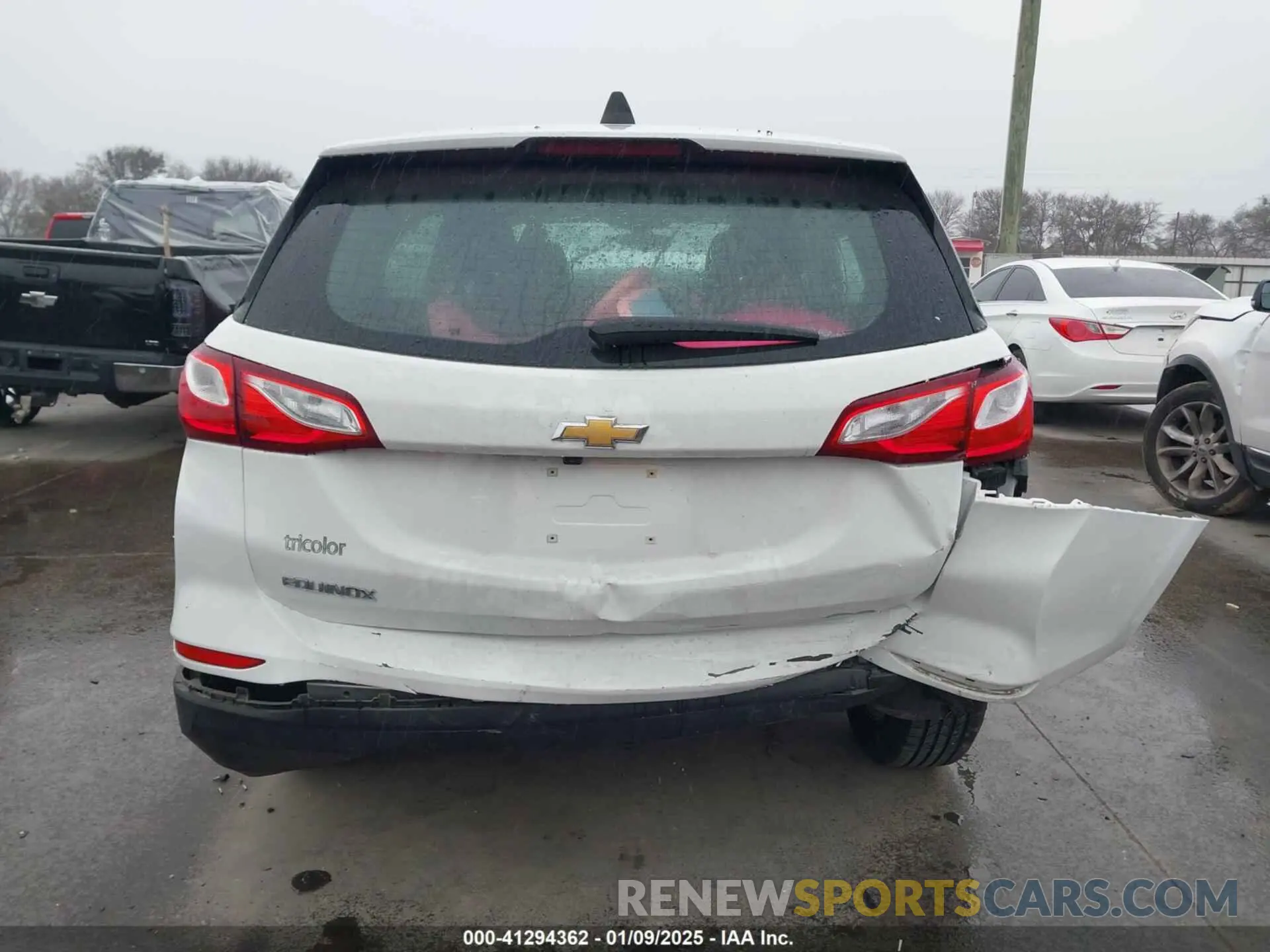 16 Photograph of a damaged car 3GNAXHEV3KS581645 CHEVROLET EQUINOX 2019