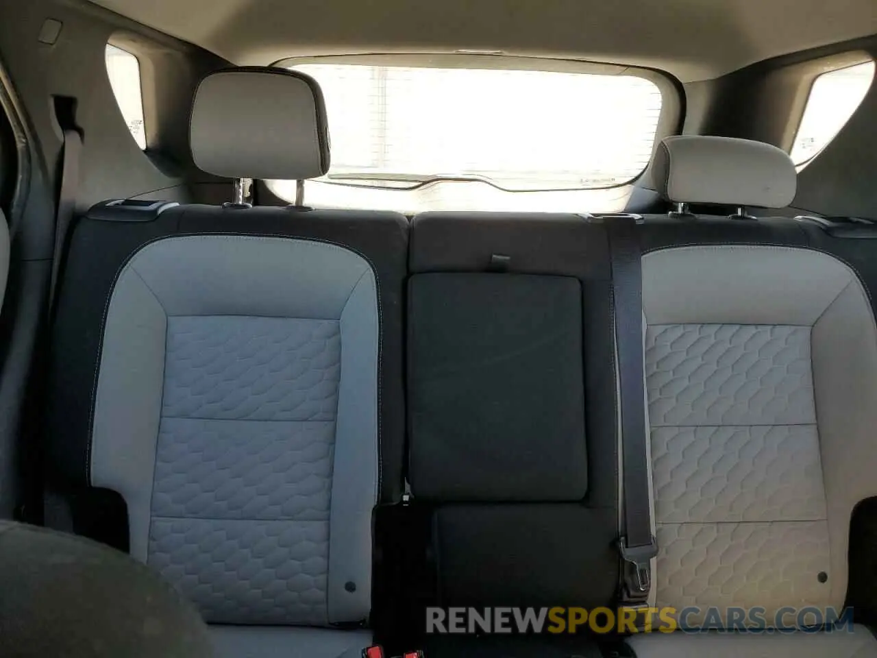 10 Photograph of a damaged car 3GNAXHEV3KS638622 CHEVROLET EQUINOX 2019