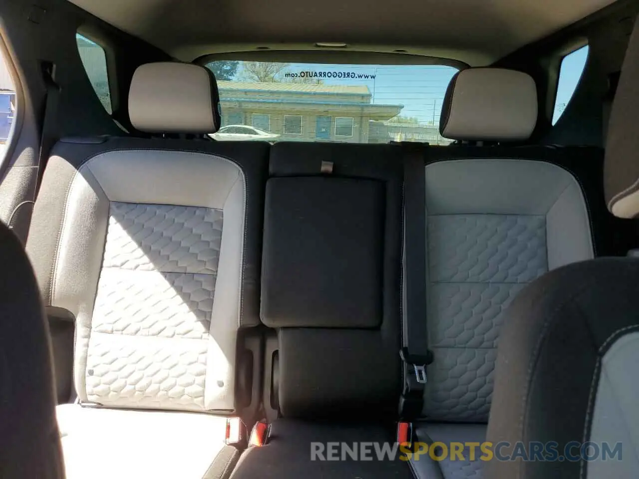10 Photograph of a damaged car 3GNAXHEV4KL104720 CHEVROLET EQUINOX 2019