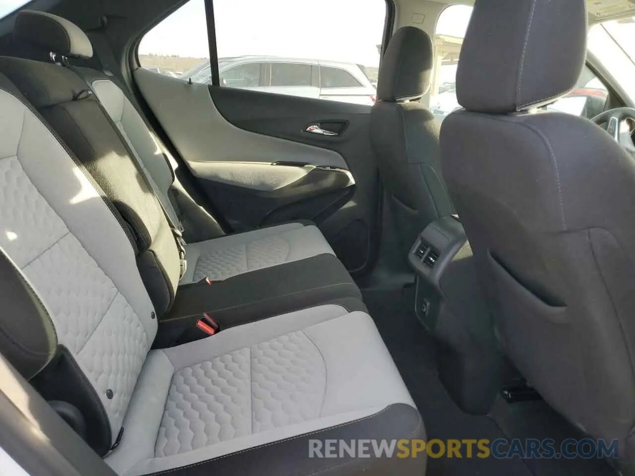 11 Photograph of a damaged car 3GNAXHEV4KL153674 CHEVROLET EQUINOX 2019
