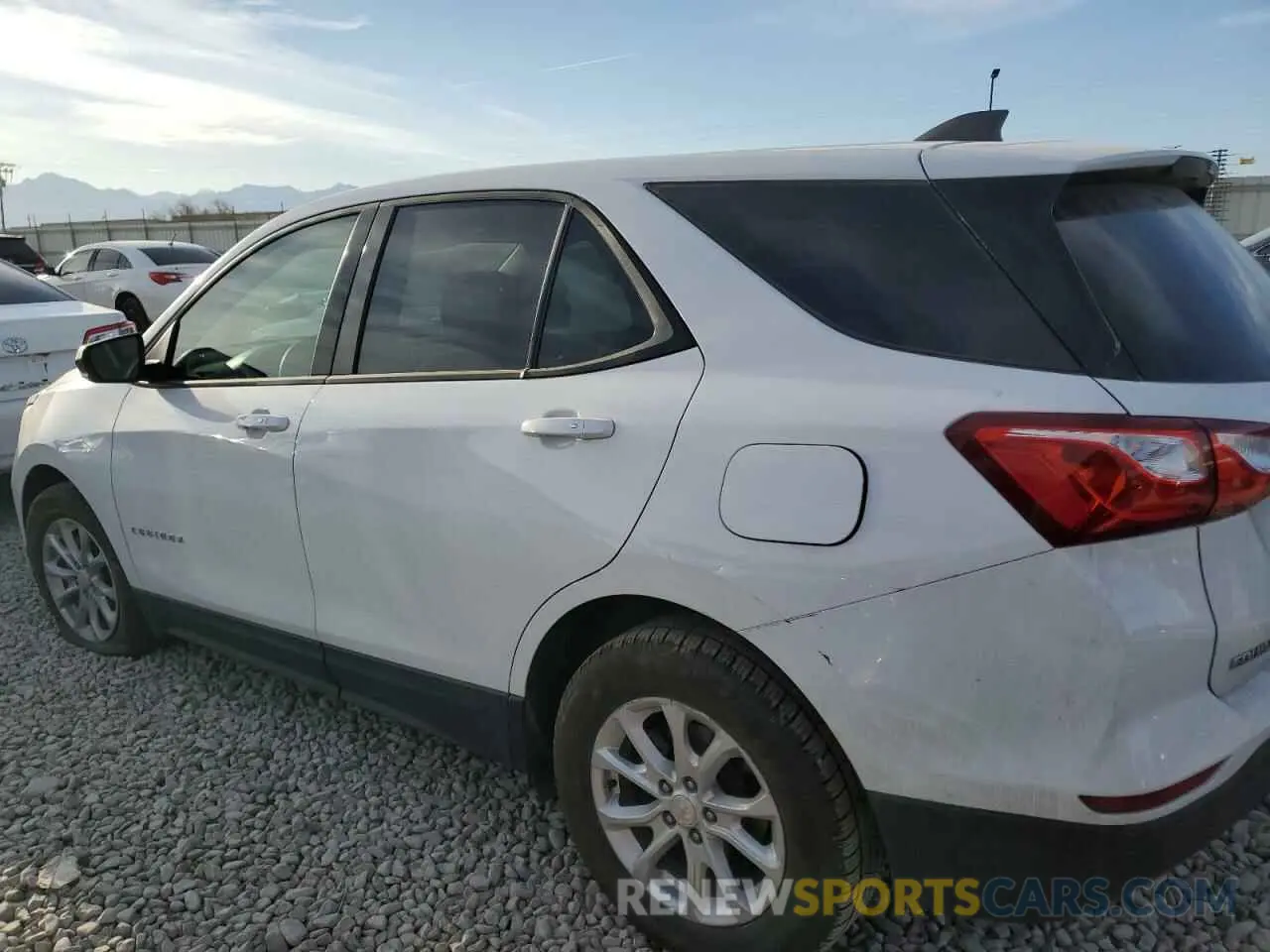 2 Photograph of a damaged car 3GNAXHEV4KL153674 CHEVROLET EQUINOX 2019