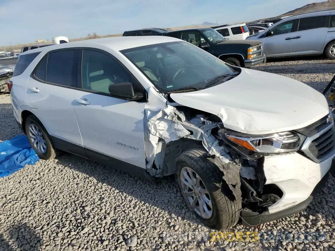 4 Photograph of a damaged car 3GNAXHEV4KL153674 CHEVROLET EQUINOX 2019