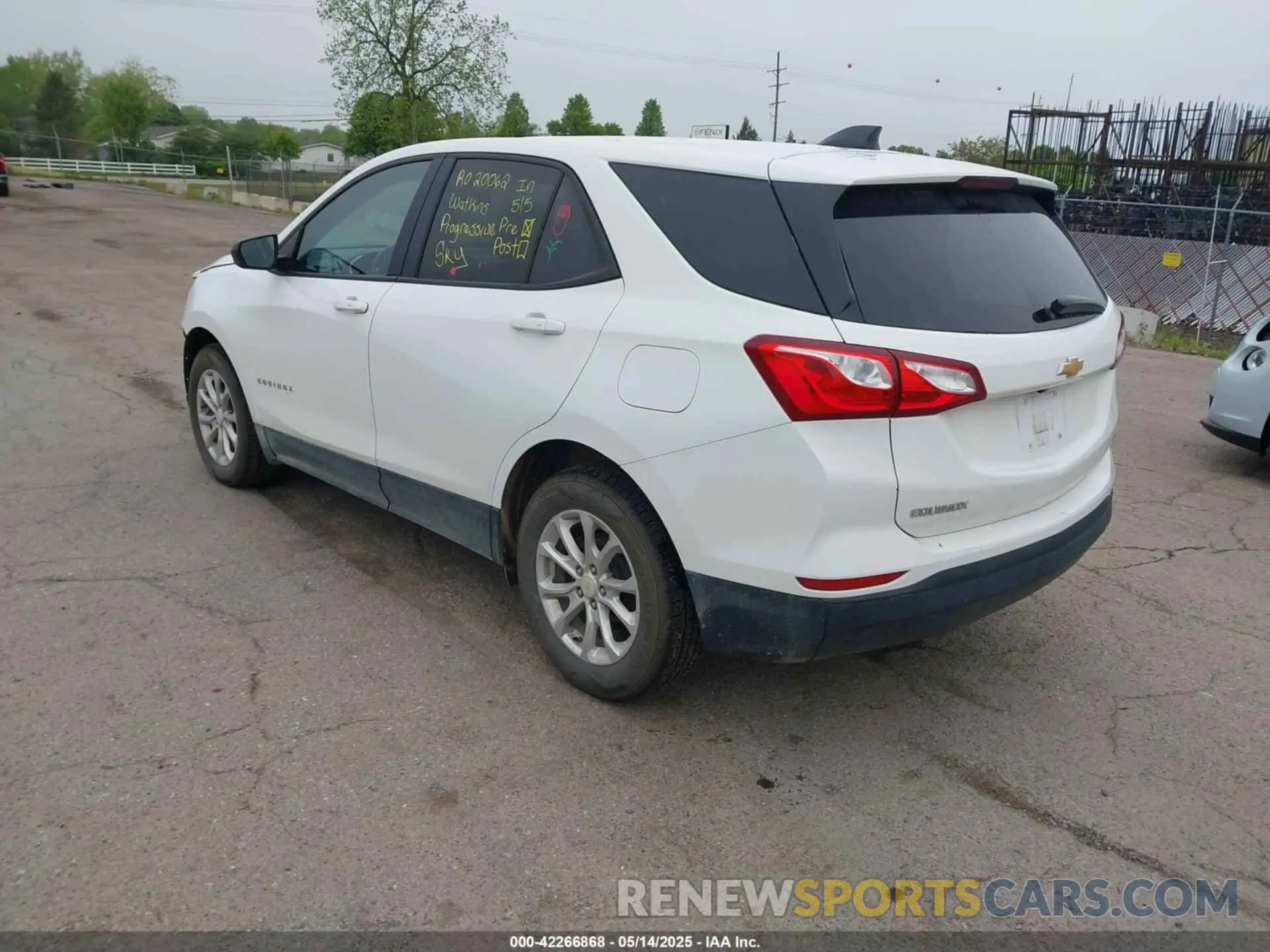 3 Photograph of a damaged car 3GNAXHEV4KS530347 CHEVROLET EQUINOX 2019