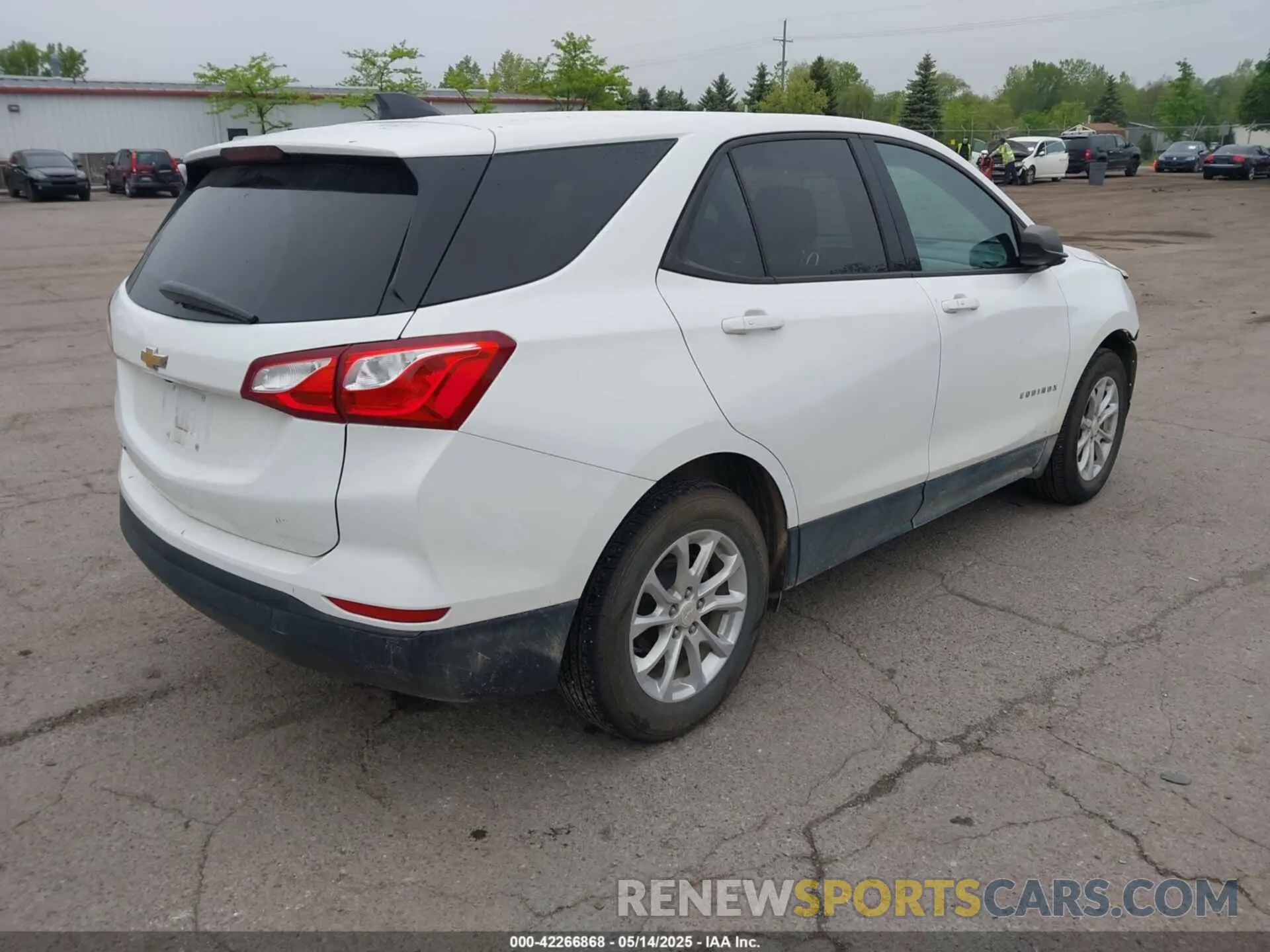 4 Photograph of a damaged car 3GNAXHEV4KS530347 CHEVROLET EQUINOX 2019