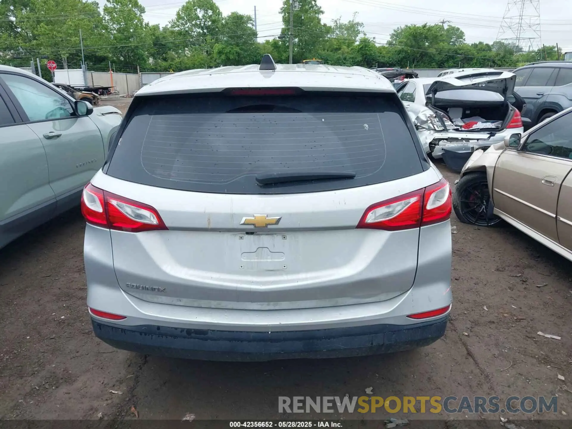 16 Photograph of a damaged car 3GNAXHEV4KS559900 CHEVROLET EQUINOX 2019