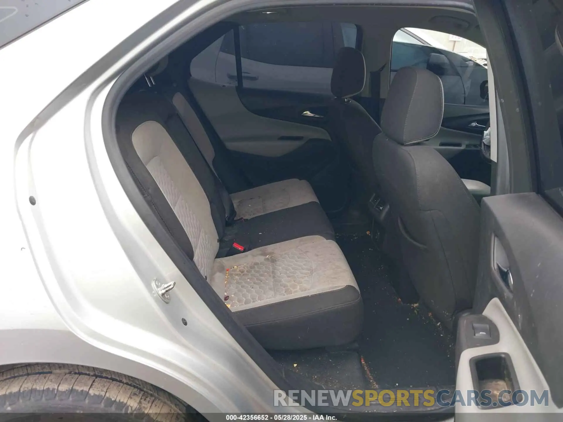 8 Photograph of a damaged car 3GNAXHEV4KS559900 CHEVROLET EQUINOX 2019