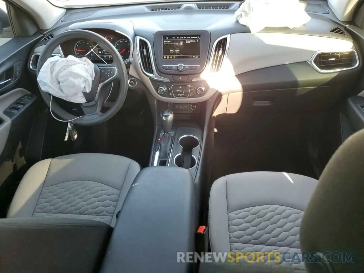 8 Photograph of a damaged car 3GNAXHEV4KS650326 CHEVROLET EQUINOX 2019