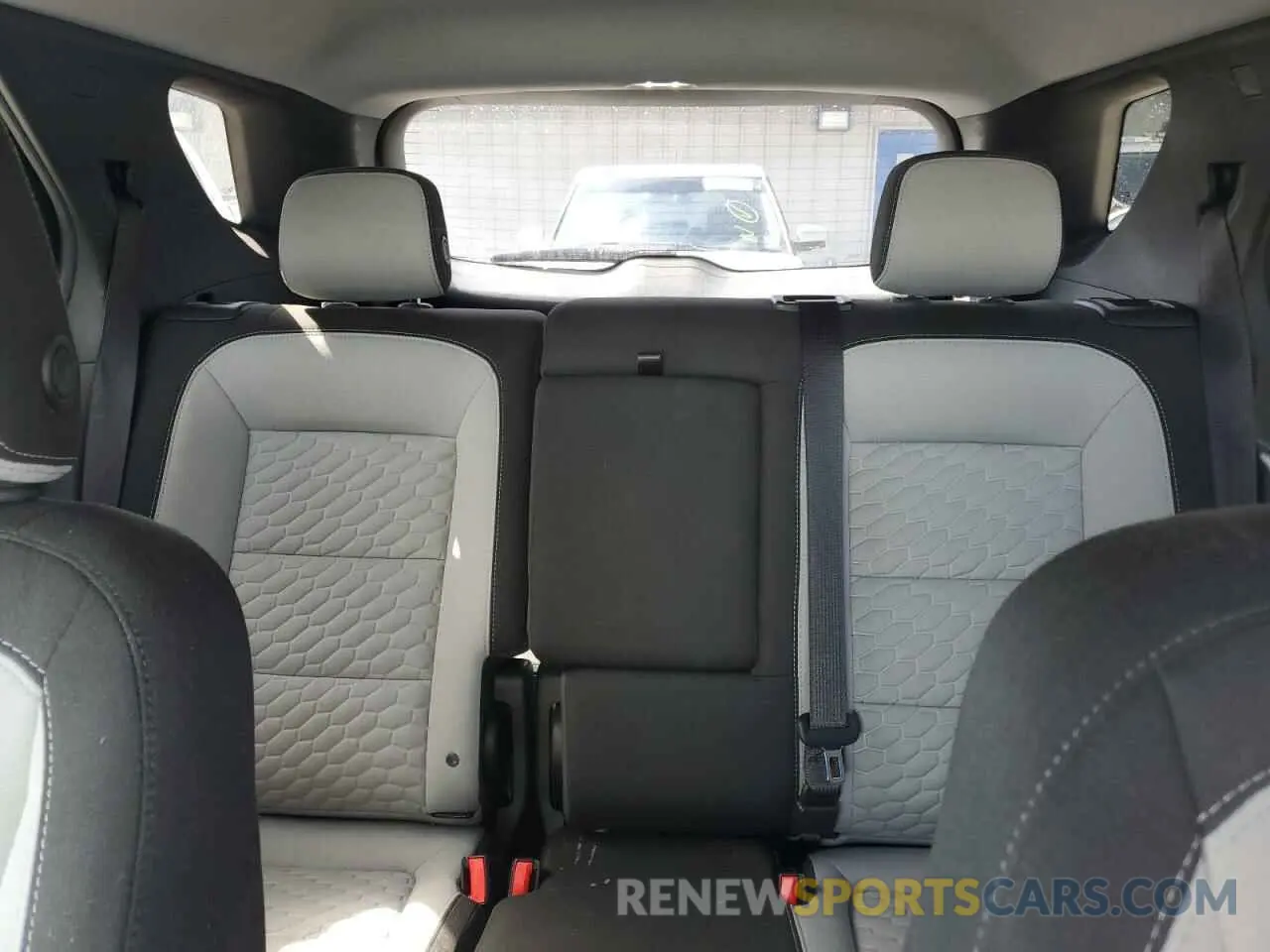 10 Photograph of a damaged car 3GNAXHEV4KS663139 CHEVROLET EQUINOX 2019