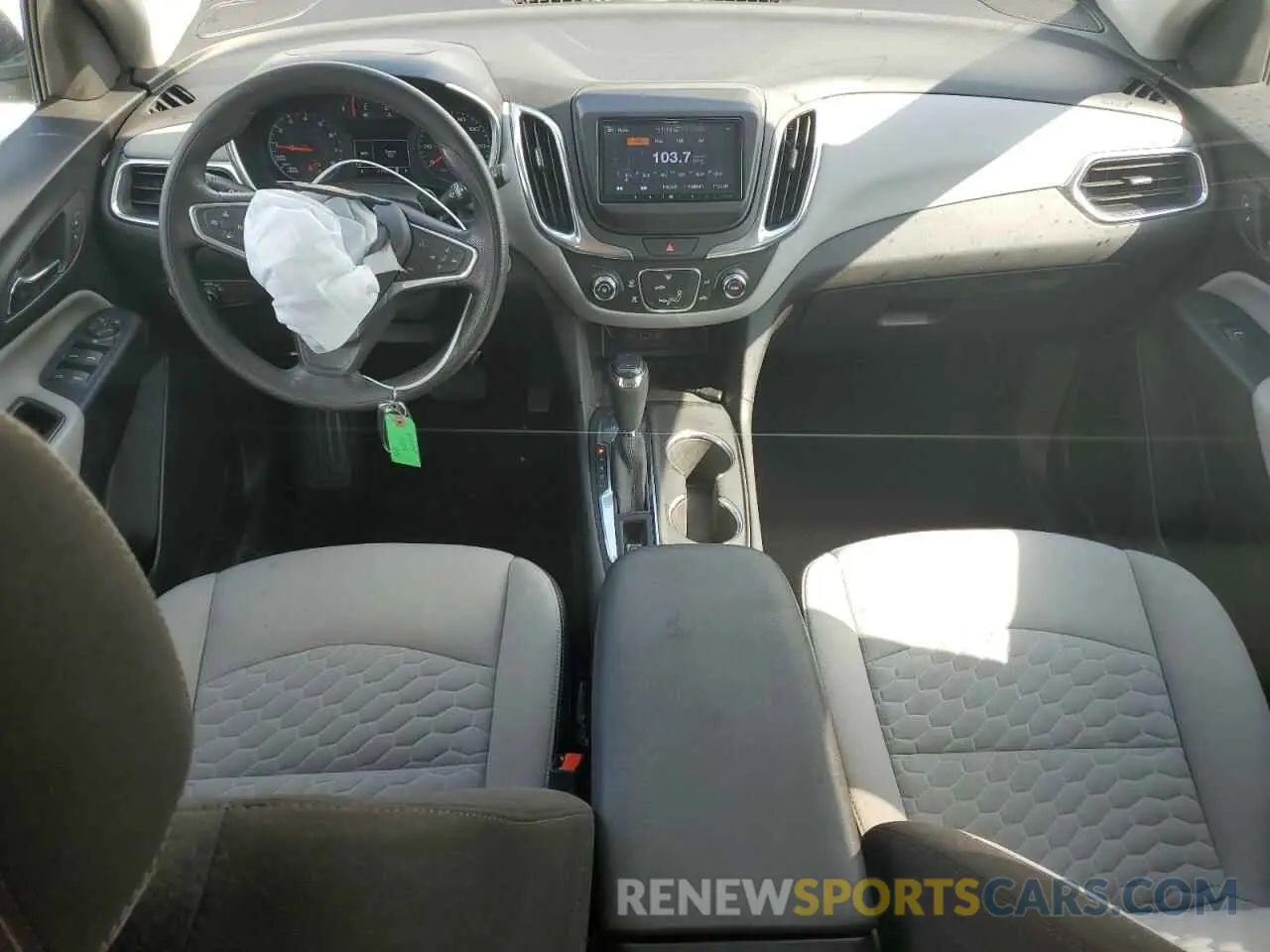 8 Photograph of a damaged car 3GNAXHEV4KS663139 CHEVROLET EQUINOX 2019