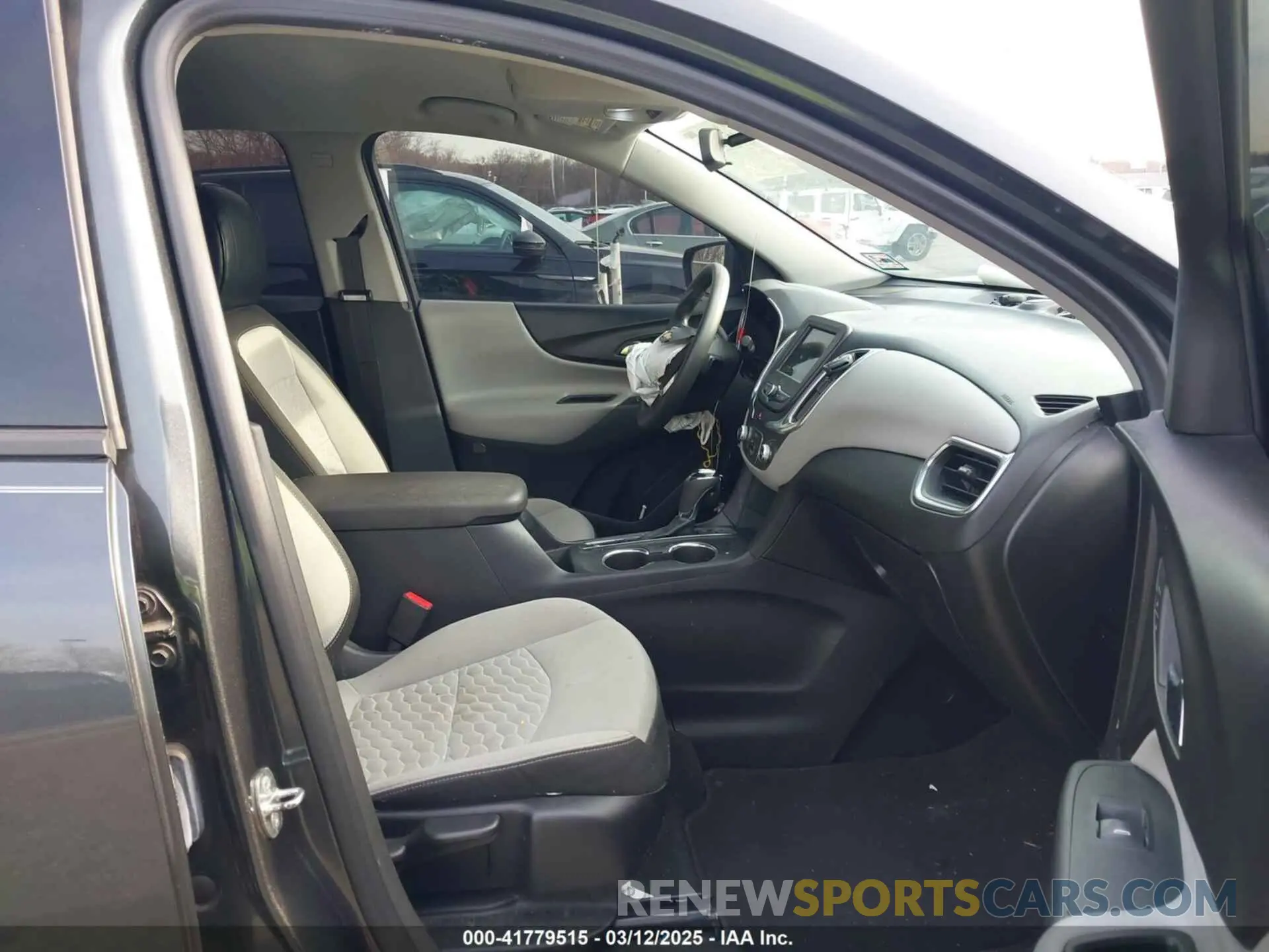 5 Photograph of a damaged car 3GNAXHEV5KL214904 CHEVROLET EQUINOX 2019