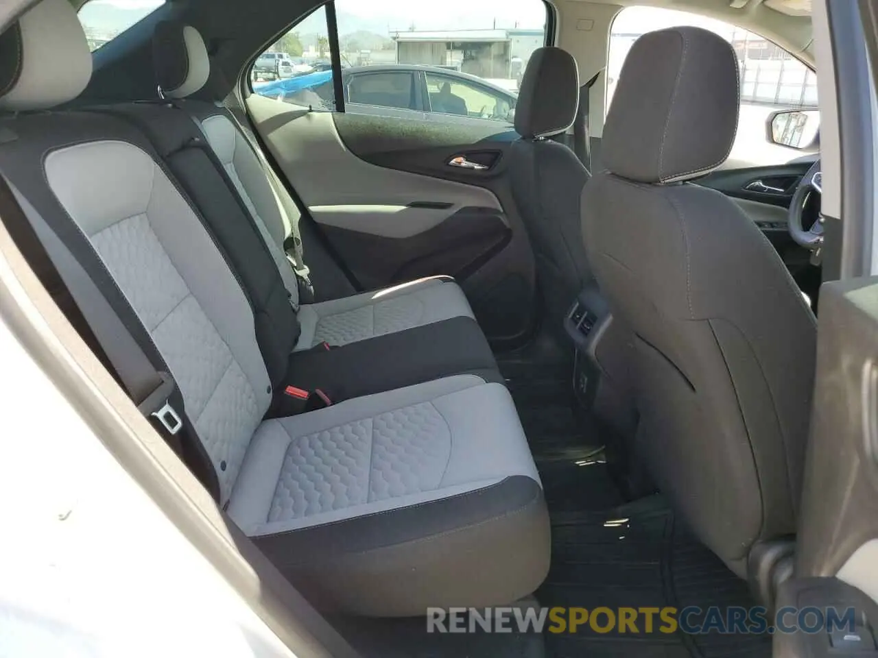 11 Photograph of a damaged car 3GNAXHEV5KS623121 CHEVROLET EQUINOX 2019