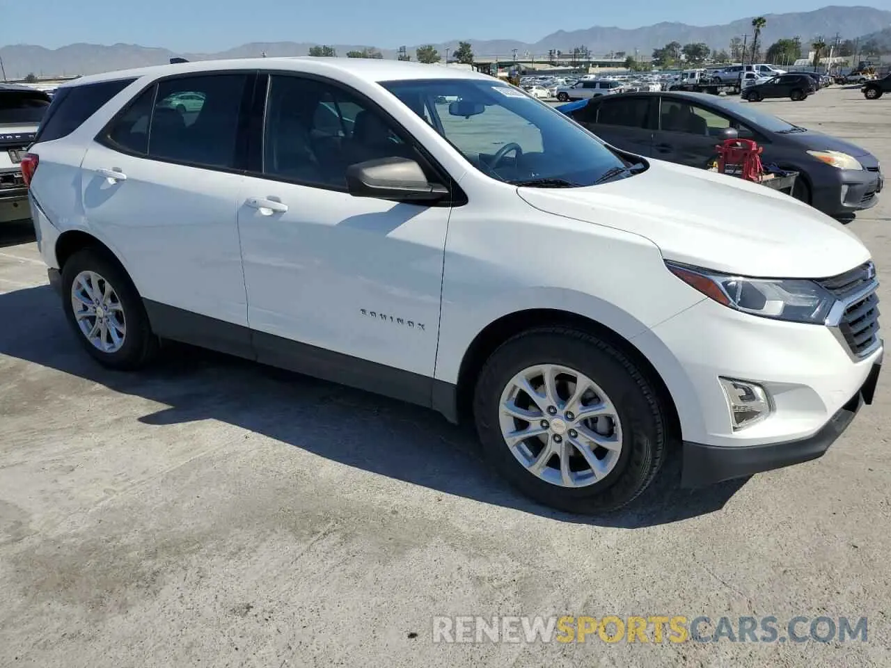 4 Photograph of a damaged car 3GNAXHEV5KS623121 CHEVROLET EQUINOX 2019