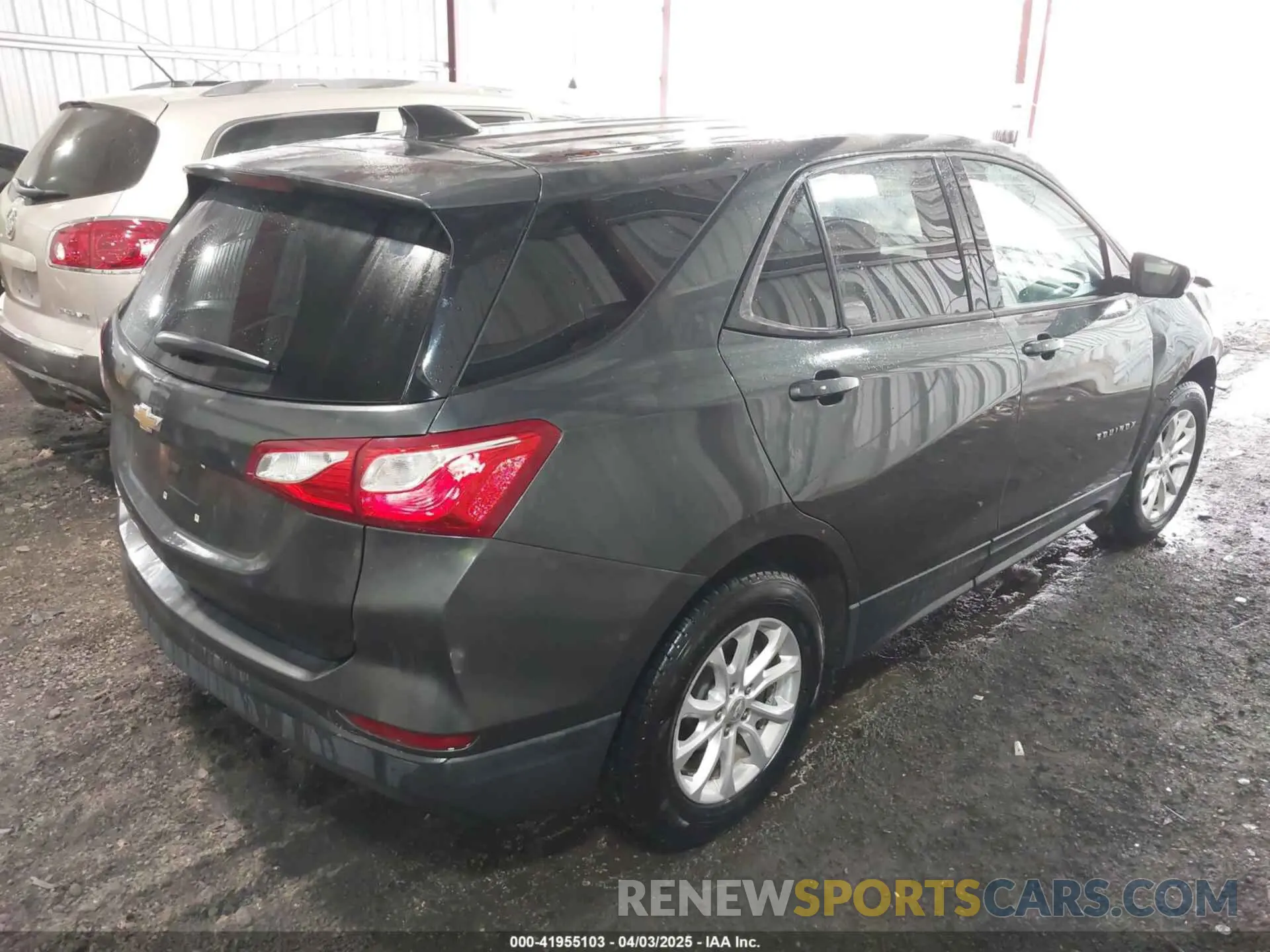 4 Photograph of a damaged car 3GNAXHEV6KL125584 CHEVROLET EQUINOX 2019