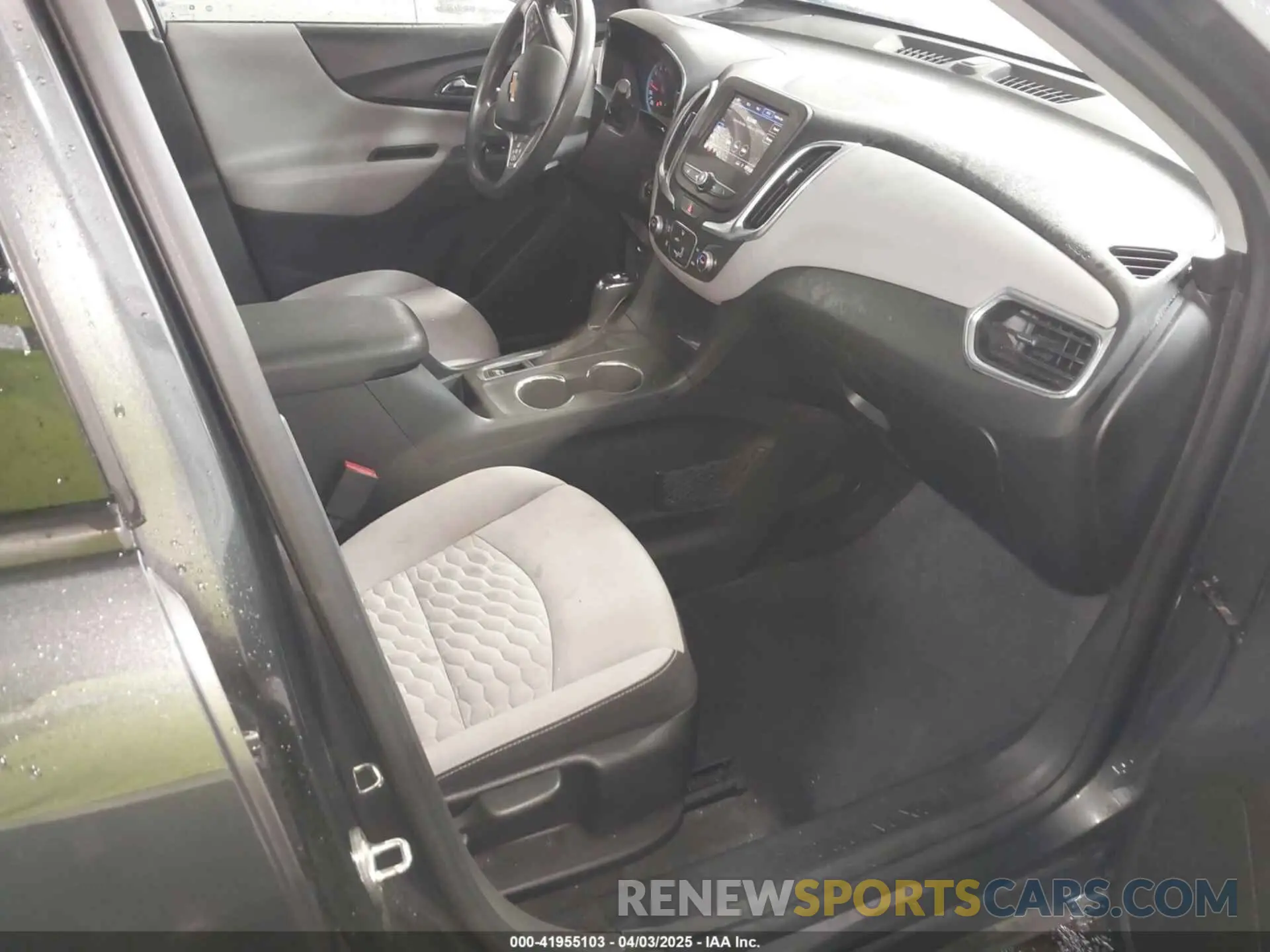 5 Photograph of a damaged car 3GNAXHEV6KL125584 CHEVROLET EQUINOX 2019