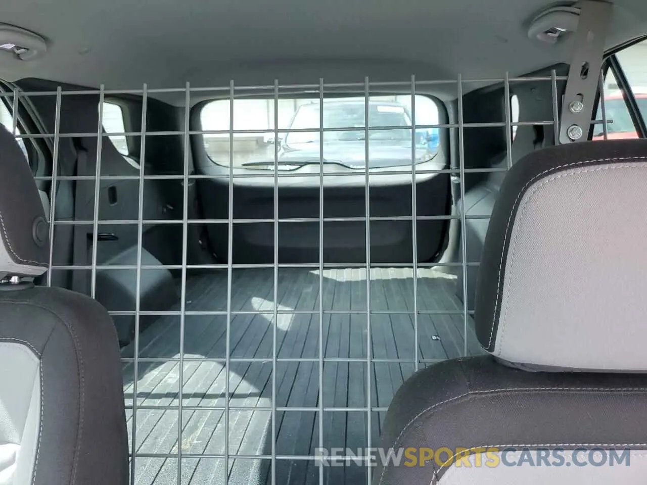 10 Photograph of a damaged car 3GNAXHEV6KS521326 CHEVROLET EQUINOX 2019