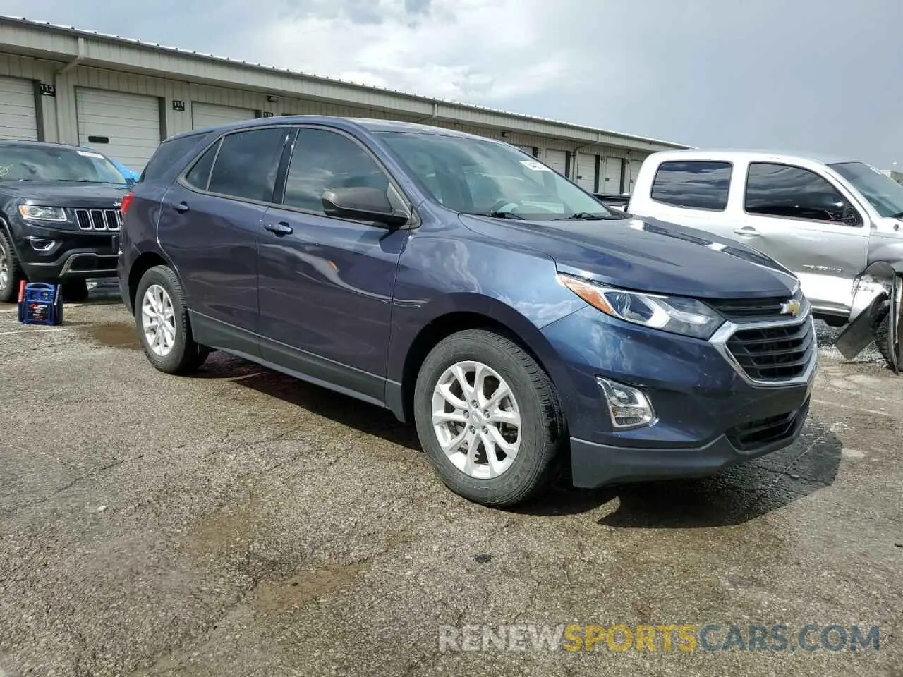 4 Photograph of a damaged car 3GNAXHEV6KS521326 CHEVROLET EQUINOX 2019