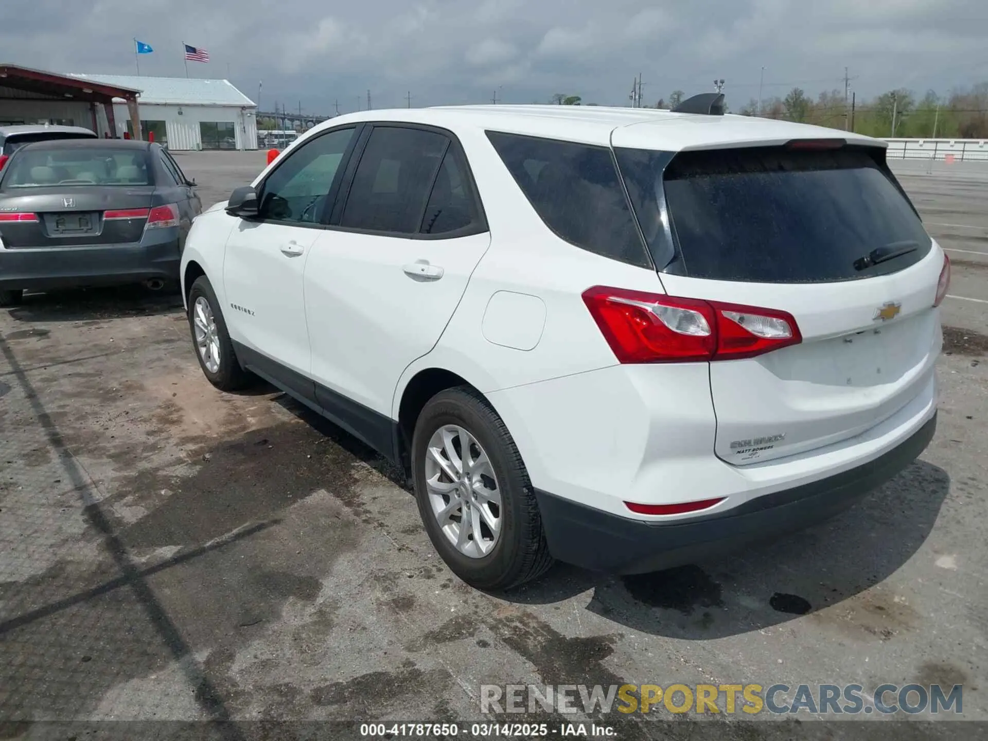 3 Photograph of a damaged car 3GNAXHEV6KS548218 CHEVROLET EQUINOX 2019