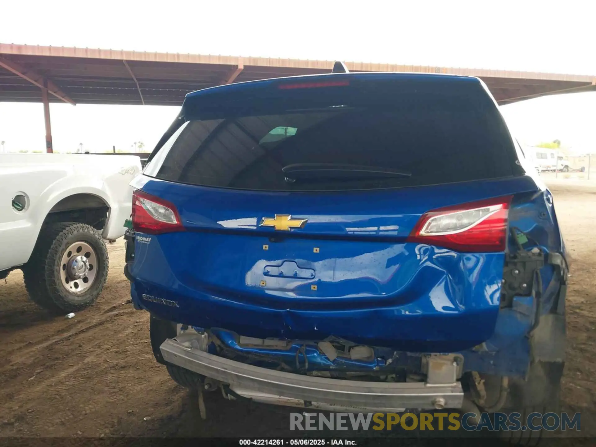 17 Photograph of a damaged car 3GNAXHEV6KS557517 CHEVROLET EQUINOX 2019