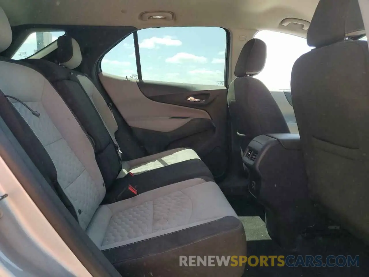 11 Photograph of a damaged car 3GNAXHEV6KS641403 CHEVROLET EQUINOX 2019