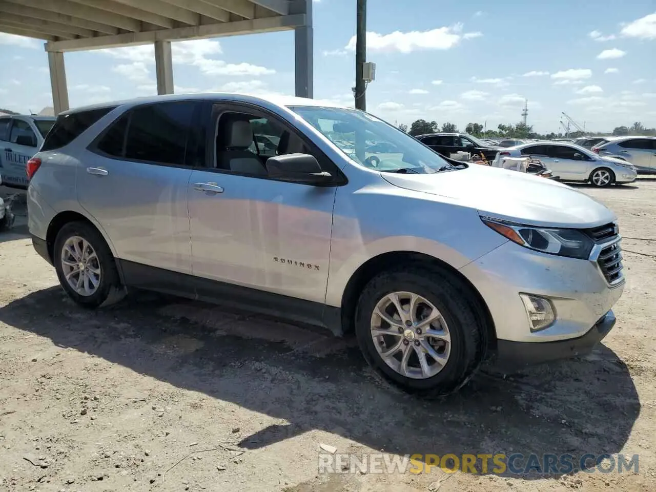 4 Photograph of a damaged car 3GNAXHEV6KS641403 CHEVROLET EQUINOX 2019