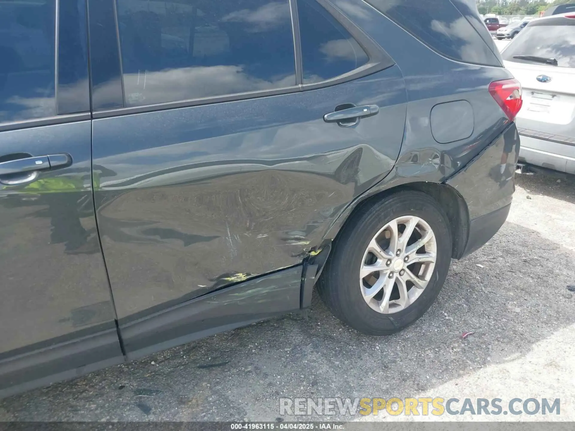 6 Photograph of a damaged car 3GNAXHEV6KS653809 CHEVROLET EQUINOX 2019