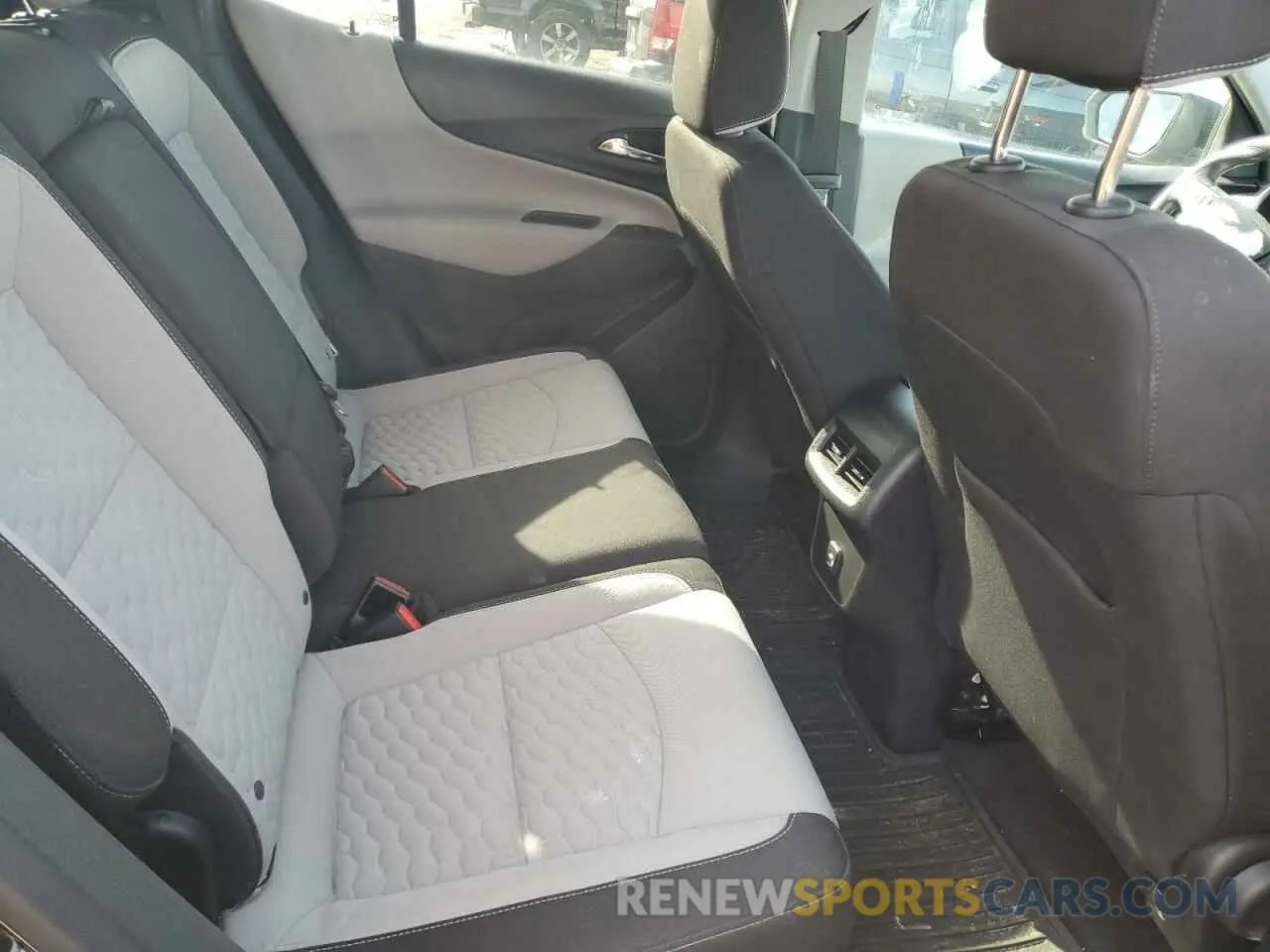 11 Photograph of a damaged car 3GNAXHEV7KL320951 CHEVROLET EQUINOX 2019