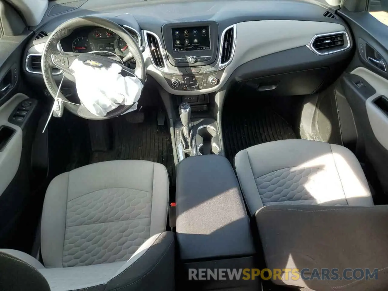 8 Photograph of a damaged car 3GNAXHEV7KL320951 CHEVROLET EQUINOX 2019