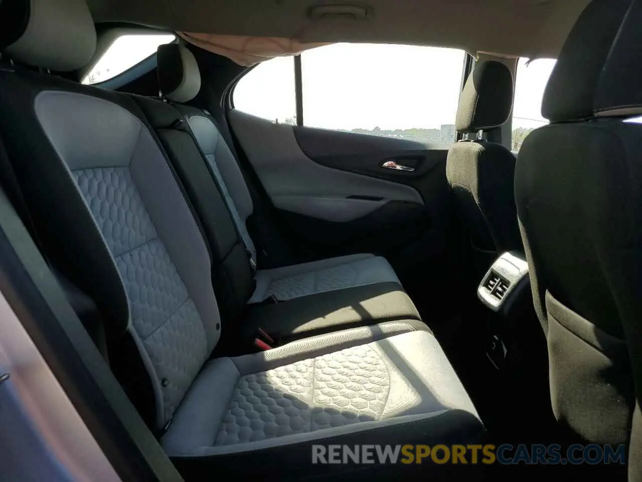 11 Photograph of a damaged car 3GNAXHEV7KS507208 CHEVROLET EQUINOX 2019
