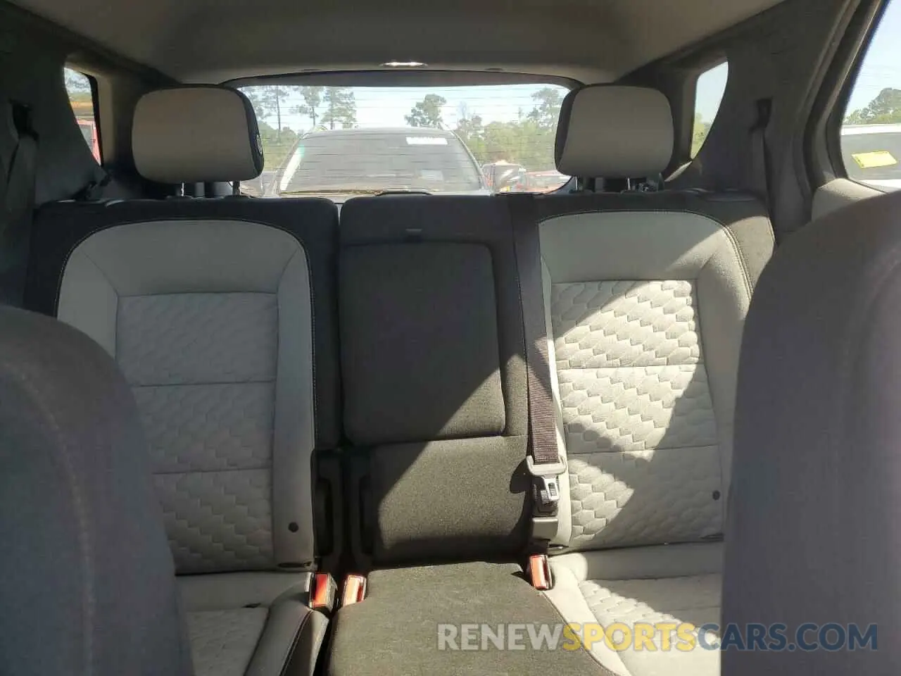10 Photograph of a damaged car 3GNAXHEV7KS640826 CHEVROLET EQUINOX 2019